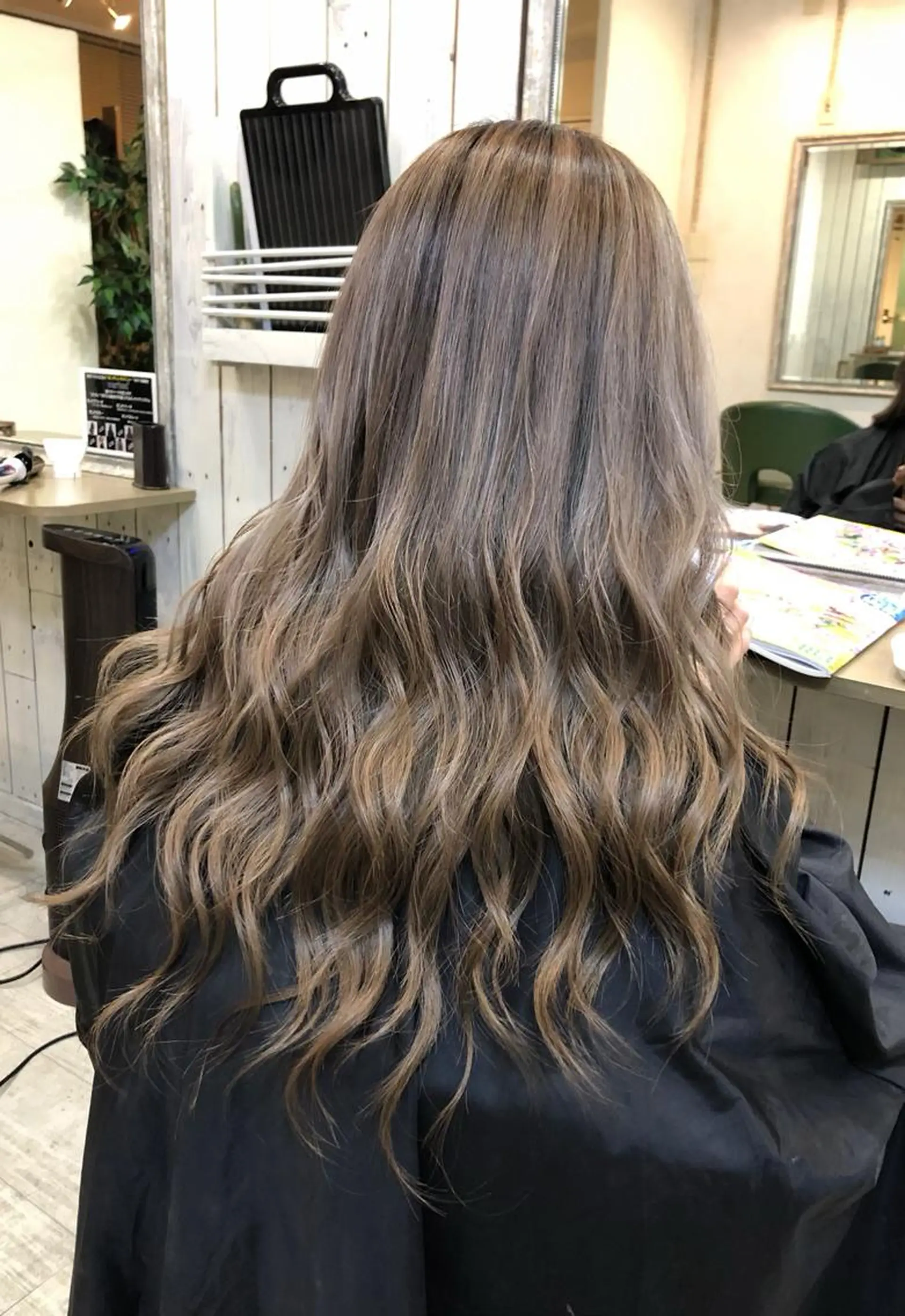 セミロング ヘアカラー トリートメント 高山 滉太のヘアスタイル