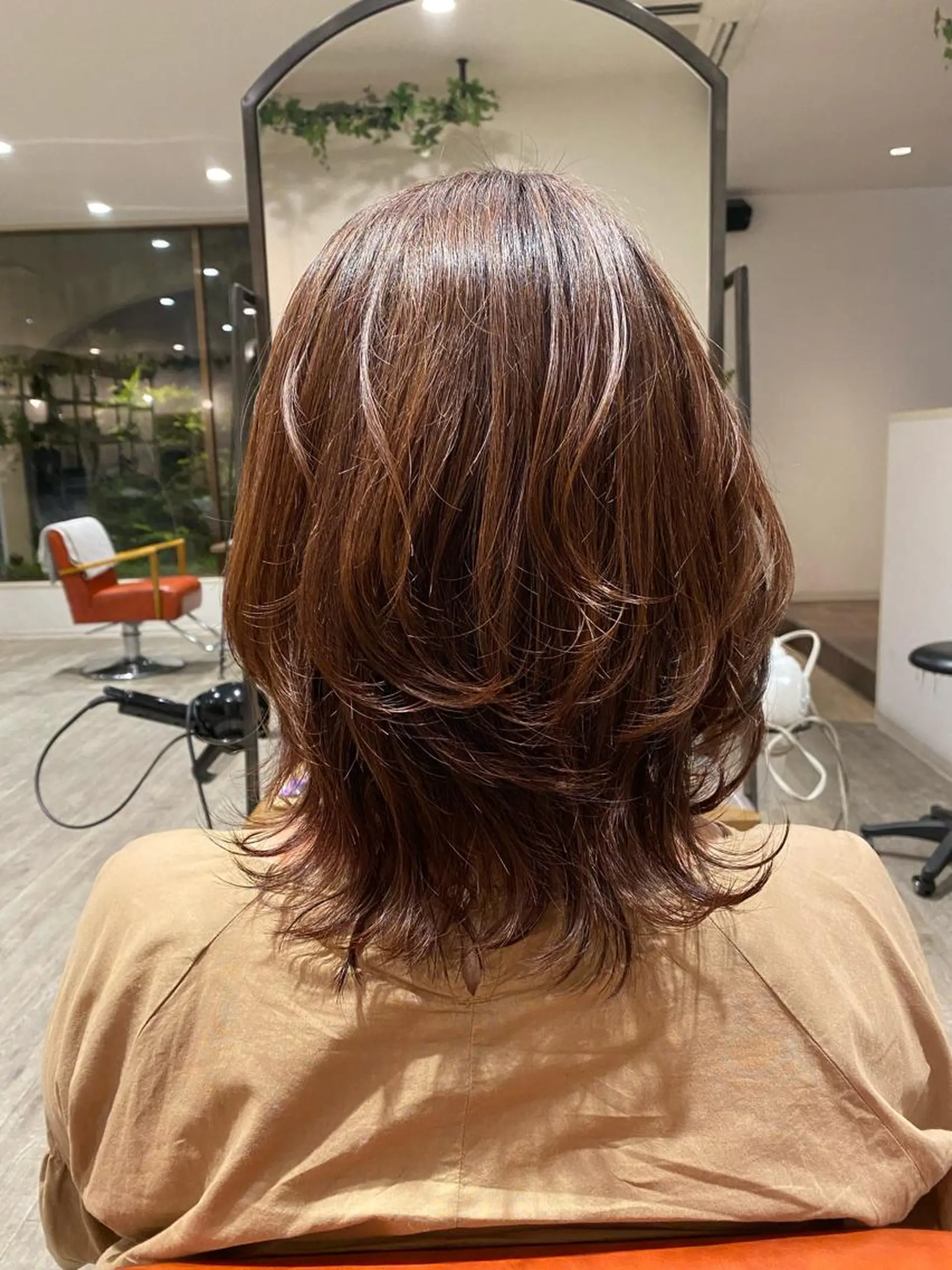 カラー ハイライトカラー 岡田 真弥のヘアスタイル
