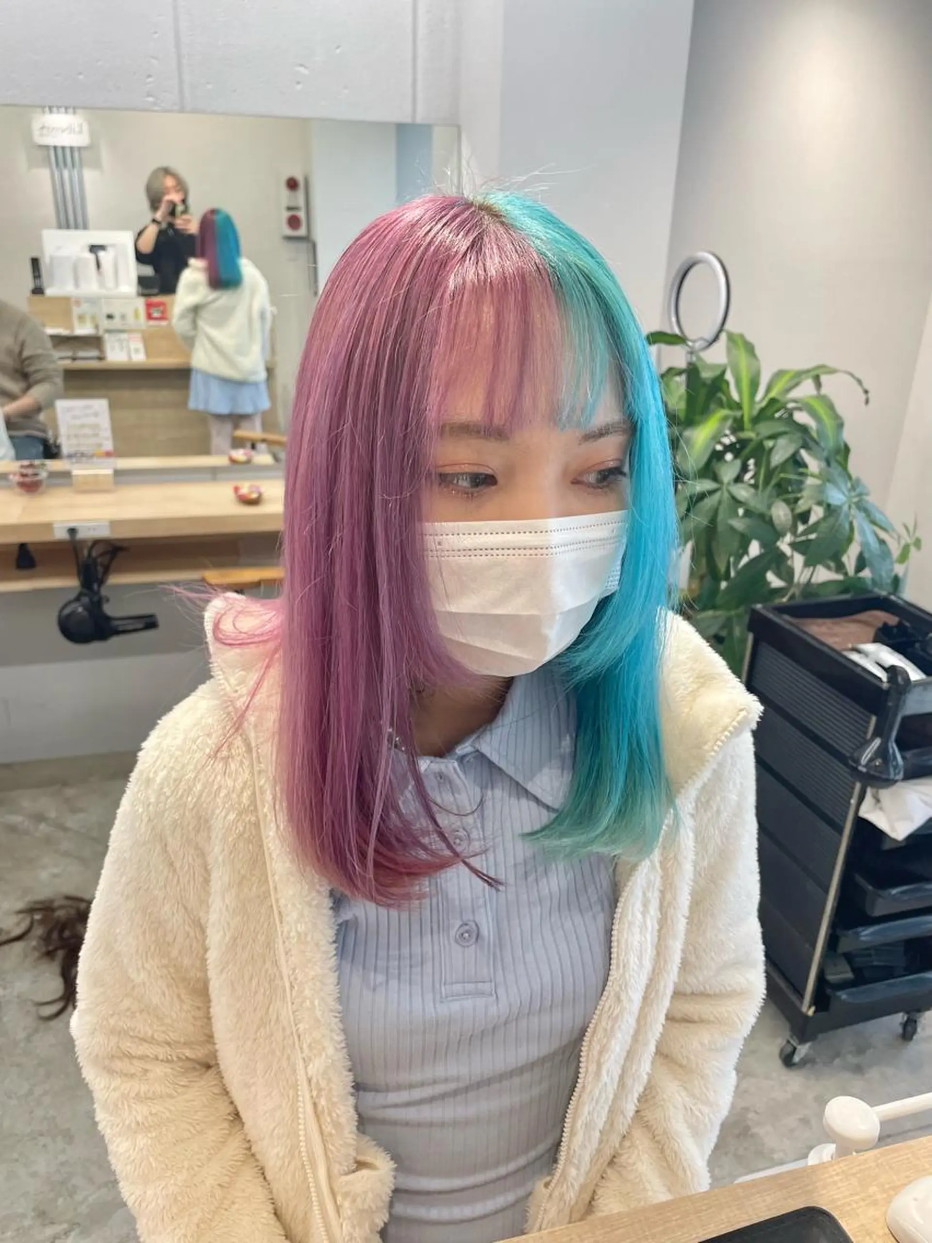 セミロング SAEKI【ior 】北千住店ブリーチのヘアスタイル
