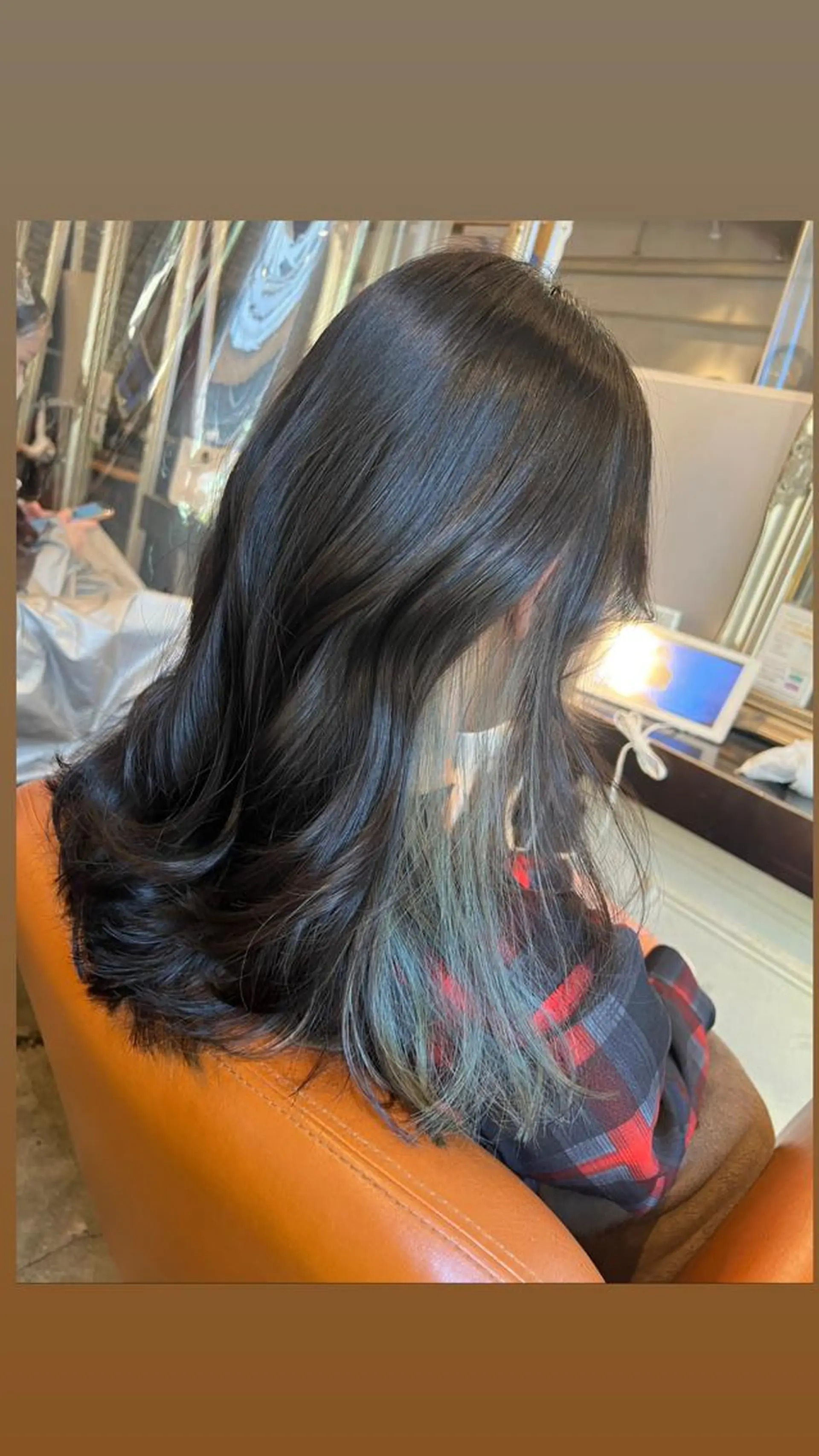 ロング カラー 黒髪 インナーカラー カット ヘアカラー トリートメント ハイライト/インナー /ブリーチ/レイヤーのヘアスタイル