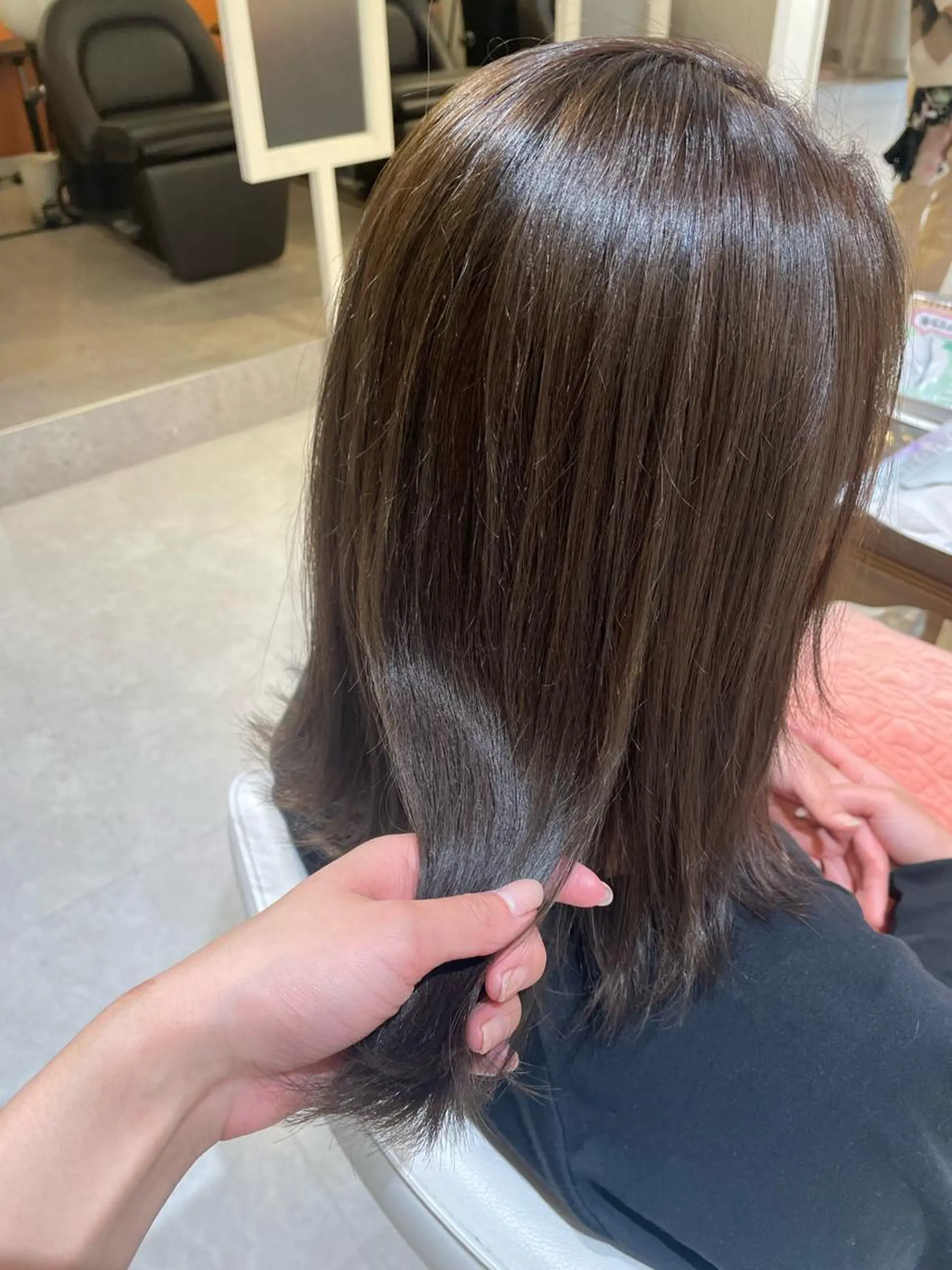 カラー グレージュ ヘアカラー 和田 真依のヘアスタイル