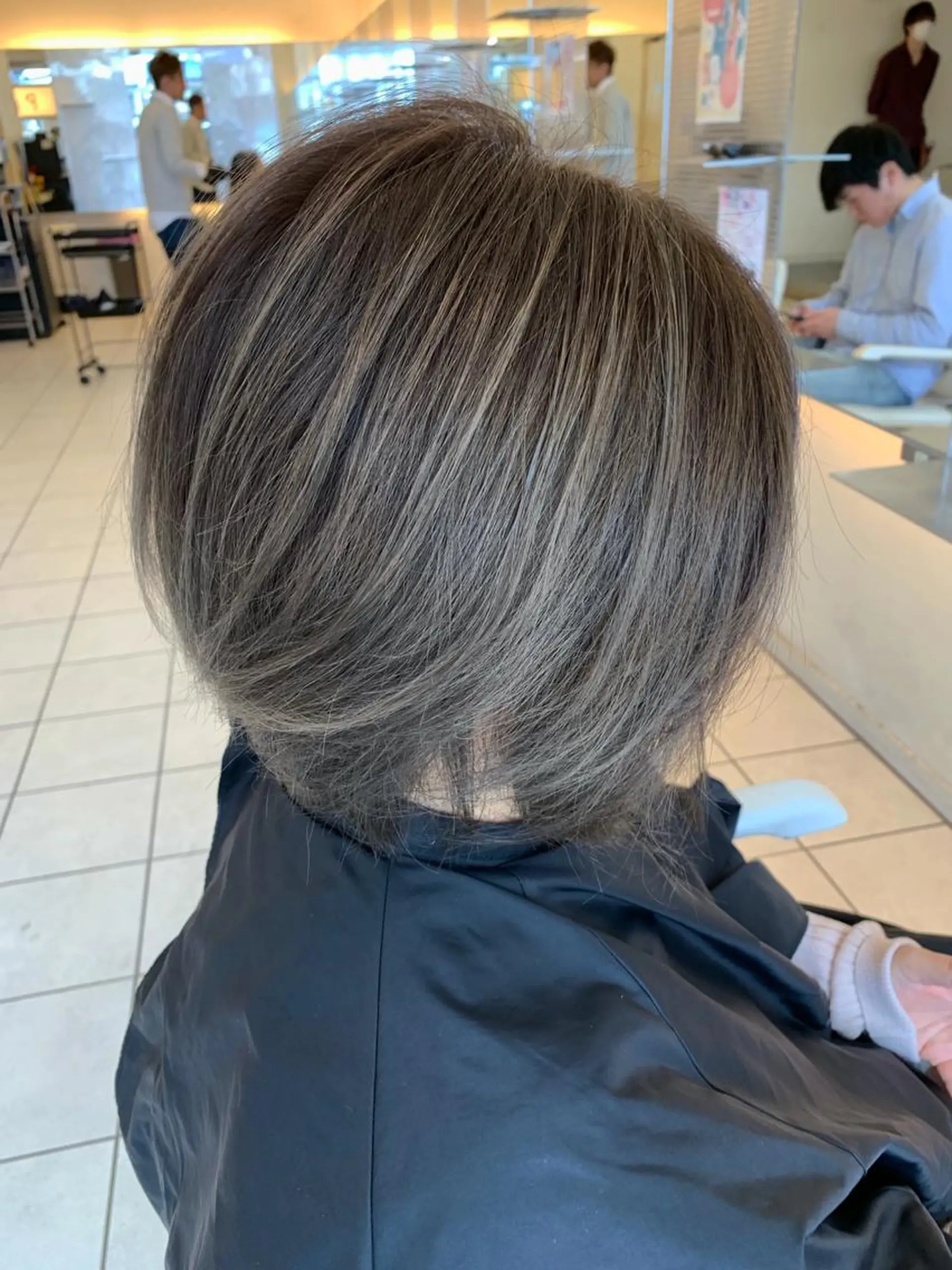 ミディアム カラー バレイヤージュ レイヤーカット 艶髪クリエイター 秋田 聖也🪽のヘアスタイル