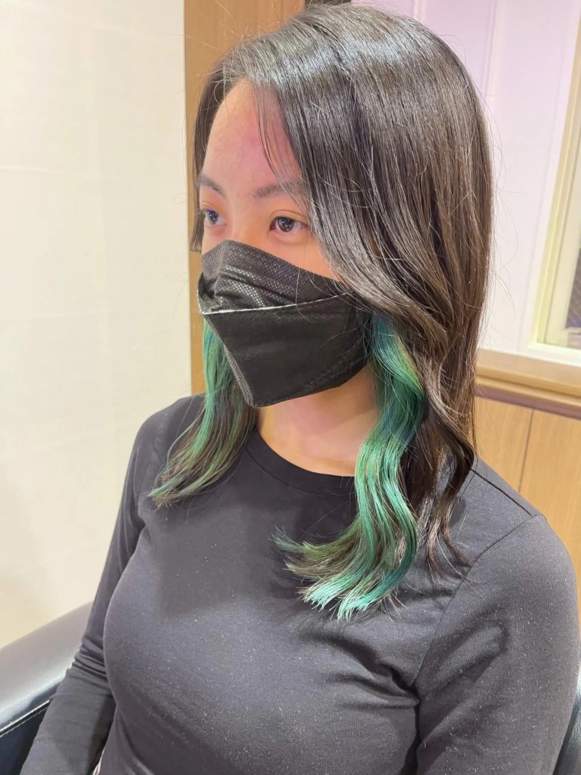 セミロング カラー ブリーチ インナーカラー ヘアカラー トリートメント ヘアセット 社内1メンズ担当✨ 毛流れパーマ鈴木瑛也のヘアスタイル