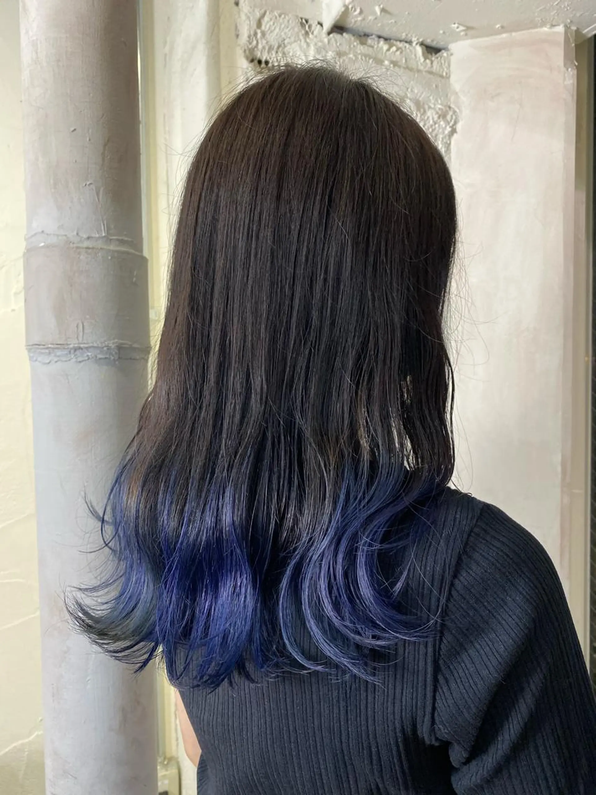 ロング カラー 黒髪 ブリーチ ブルーカラー グラデーションカラー ヘアカラー ALLY（アリー）所属・ミニモお気に入り数 No.1宍戸雄弥のヘアスタイル