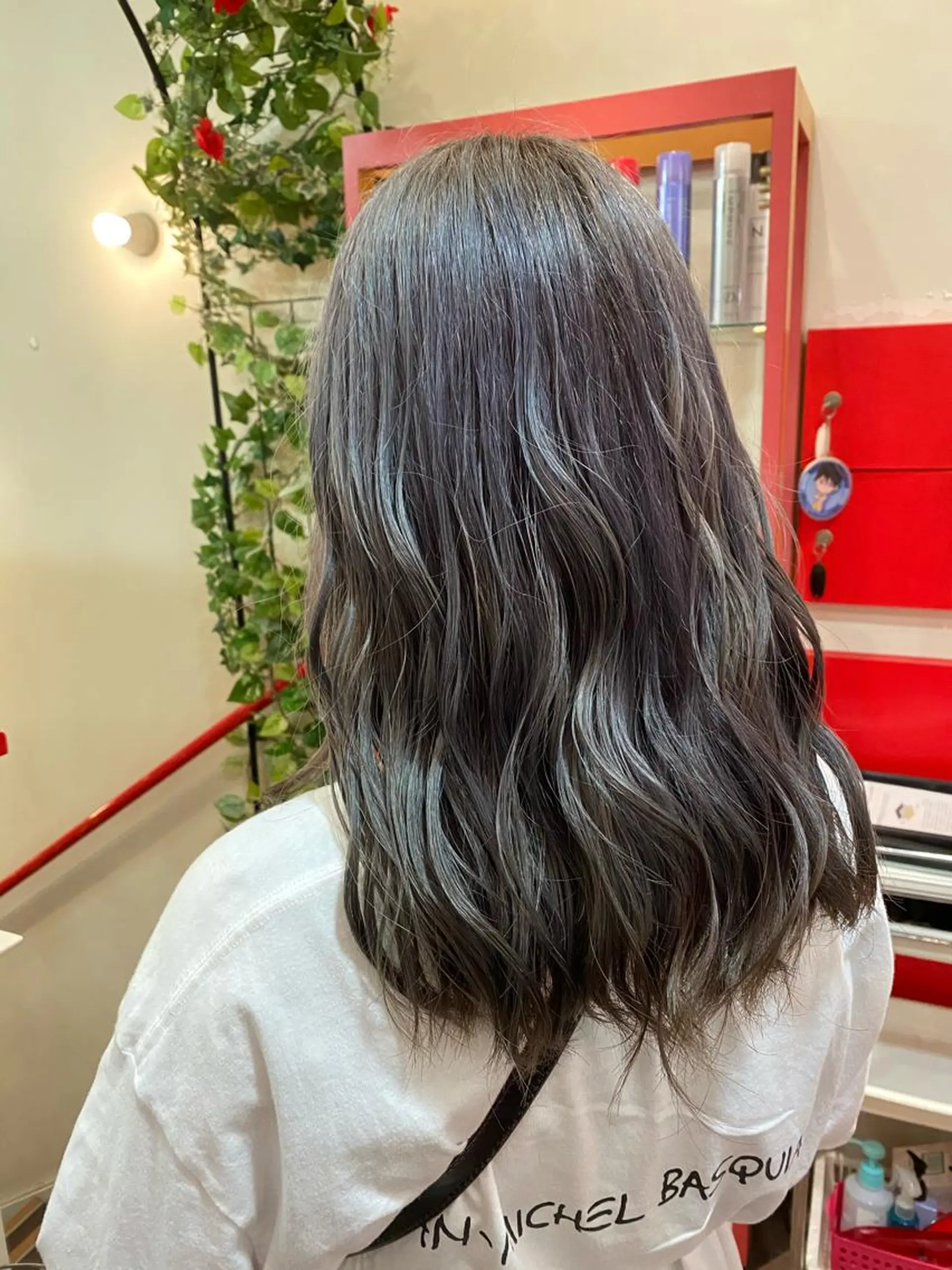 セミロング ヘアカラー ゆぴ☾‪/推しカラー /ハイトーンのヘアスタイル