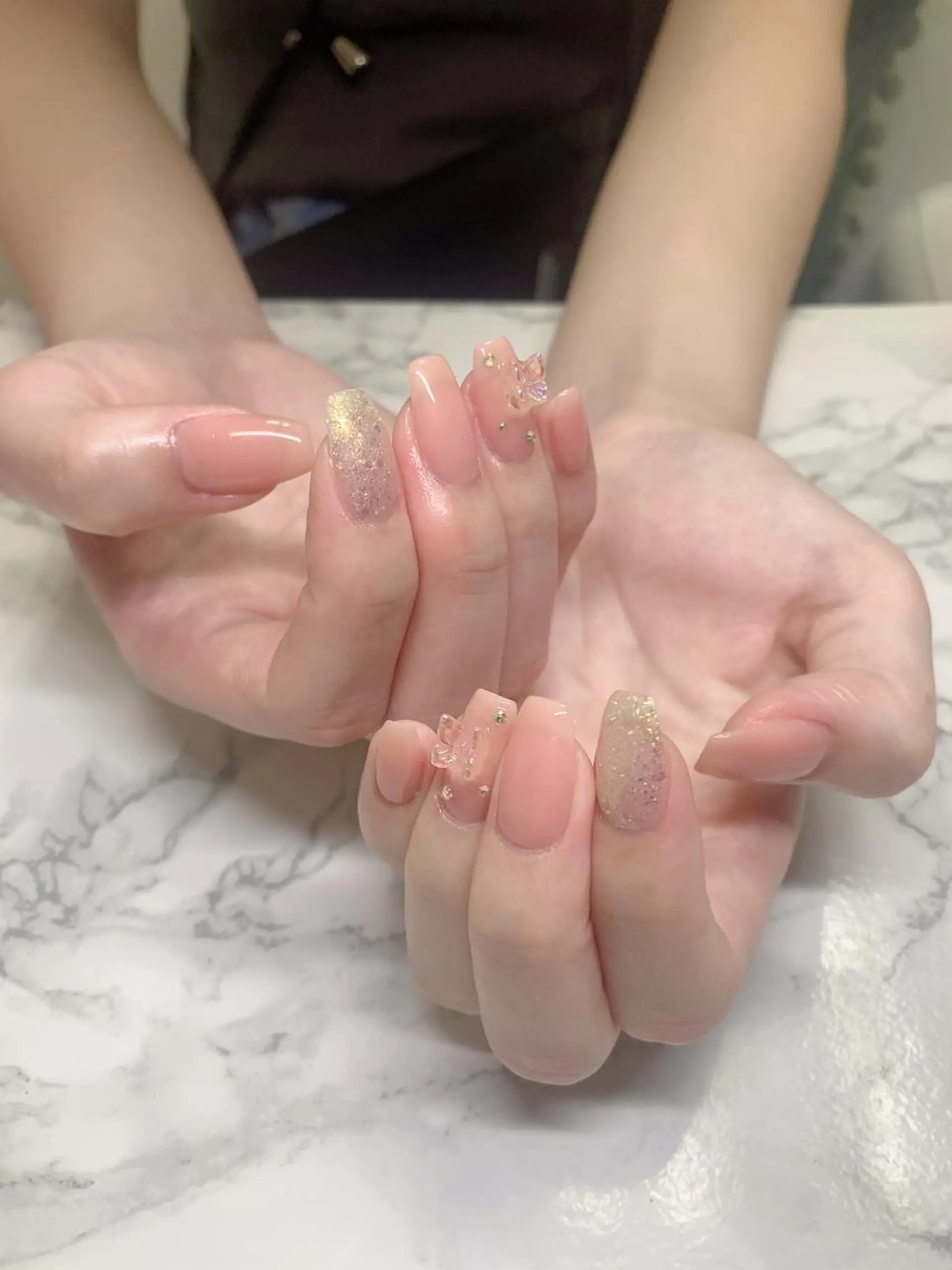 ネイル ハンドネイル はな💎ネイル ワンホン、長さ出しのネイルデザイン