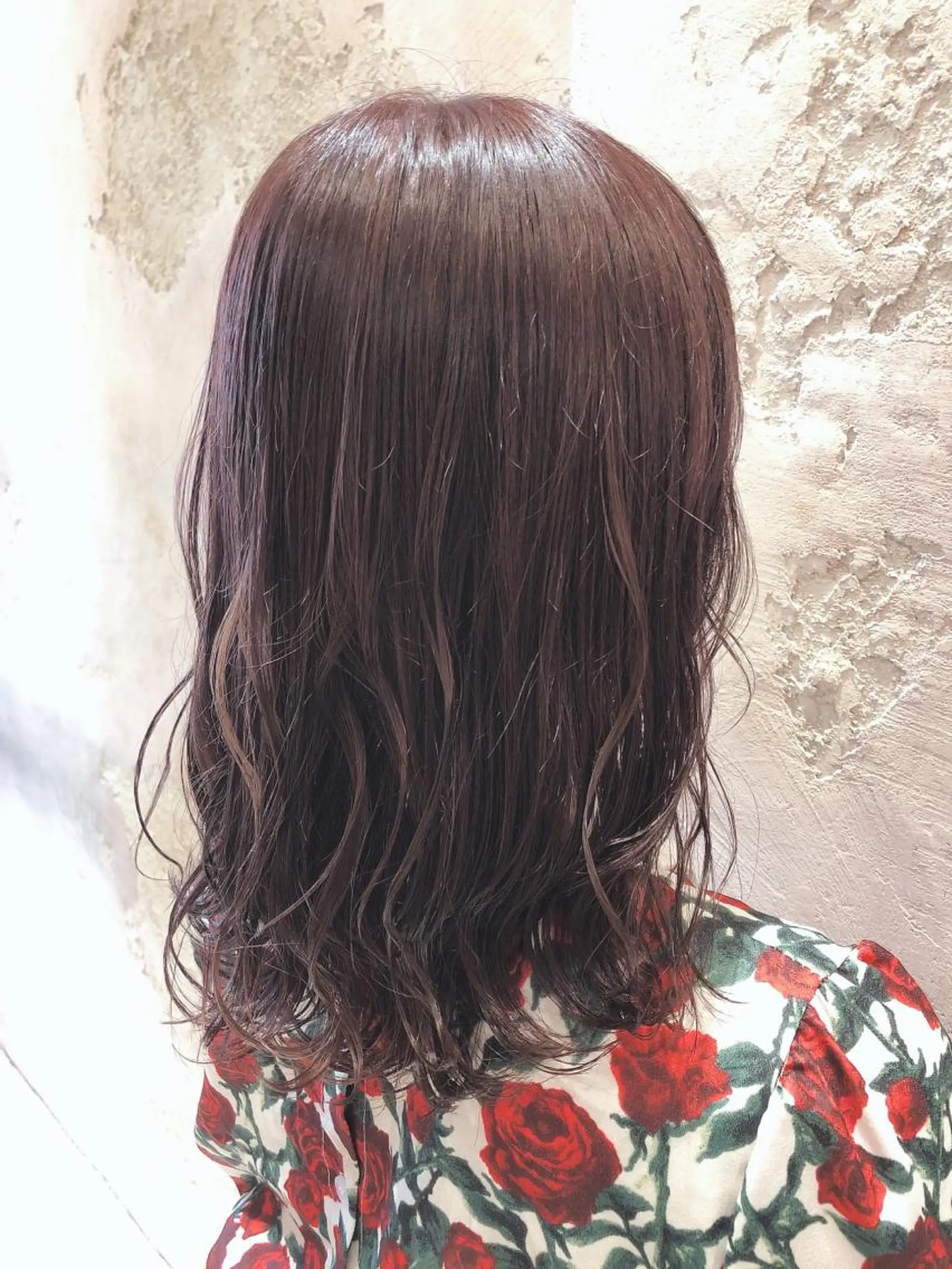 ミディアム パープルカラー カット ヘアカラー トリートメント 代表山口ひな 髪質改善のプロのヘアスタイル