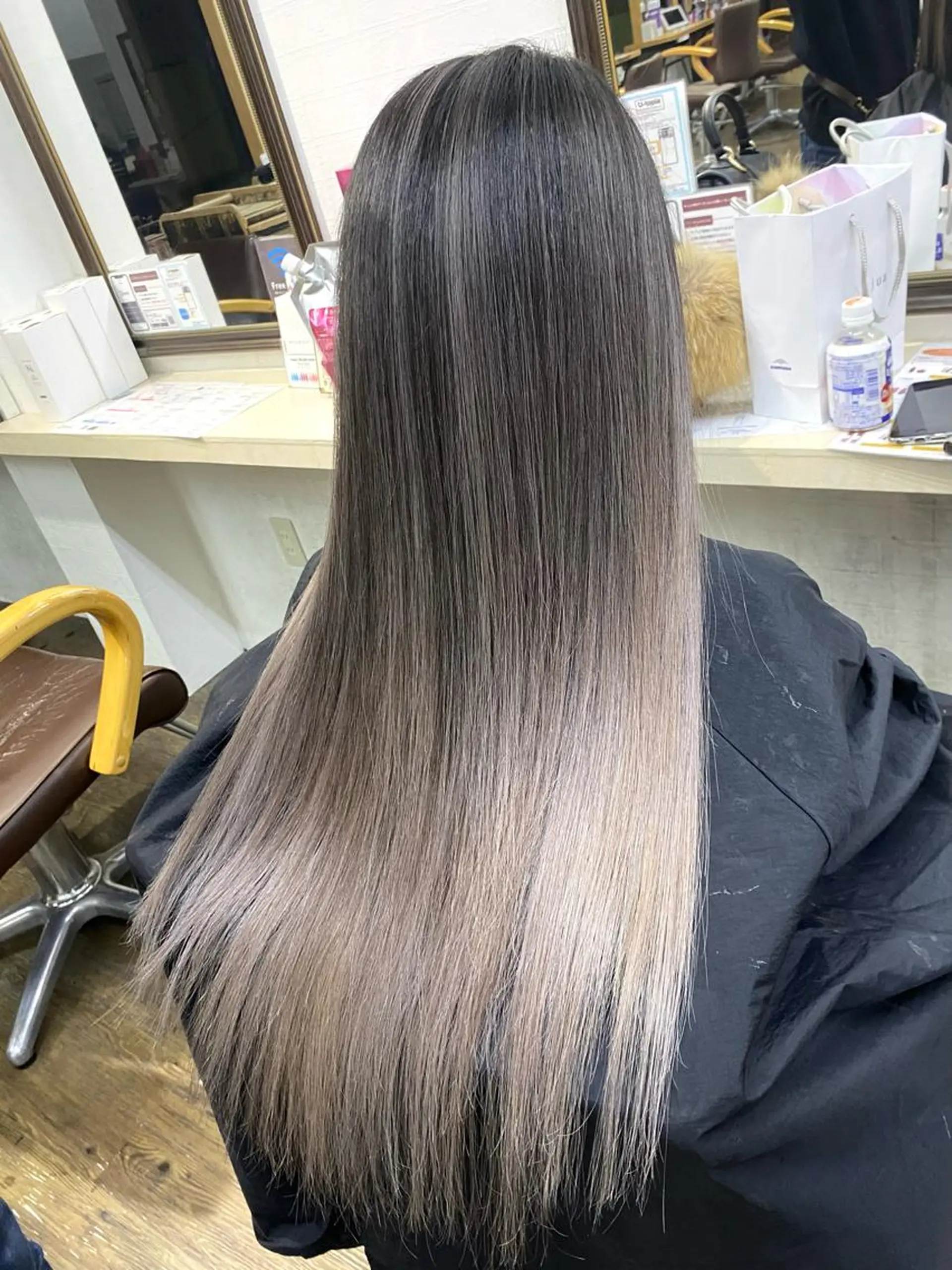 ロング カラー バレイヤージュ ブリーチ 透明感カラー ハイトーンカラー レイヤーカット XELVE所属・髪質改善♠️ KENTAROのヘアスタイル