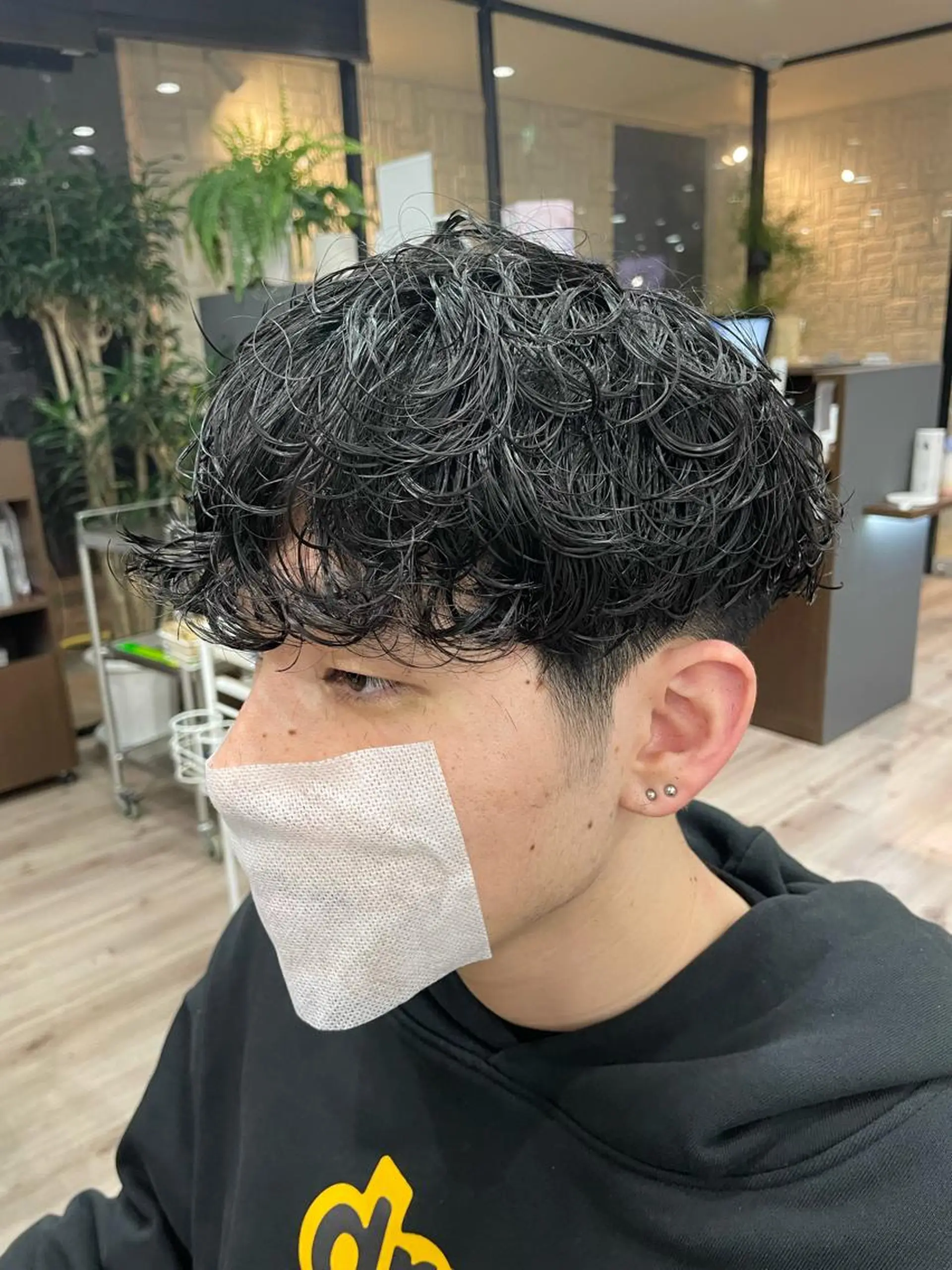 メンズ スペインカール アタ ムのヘアスタイル