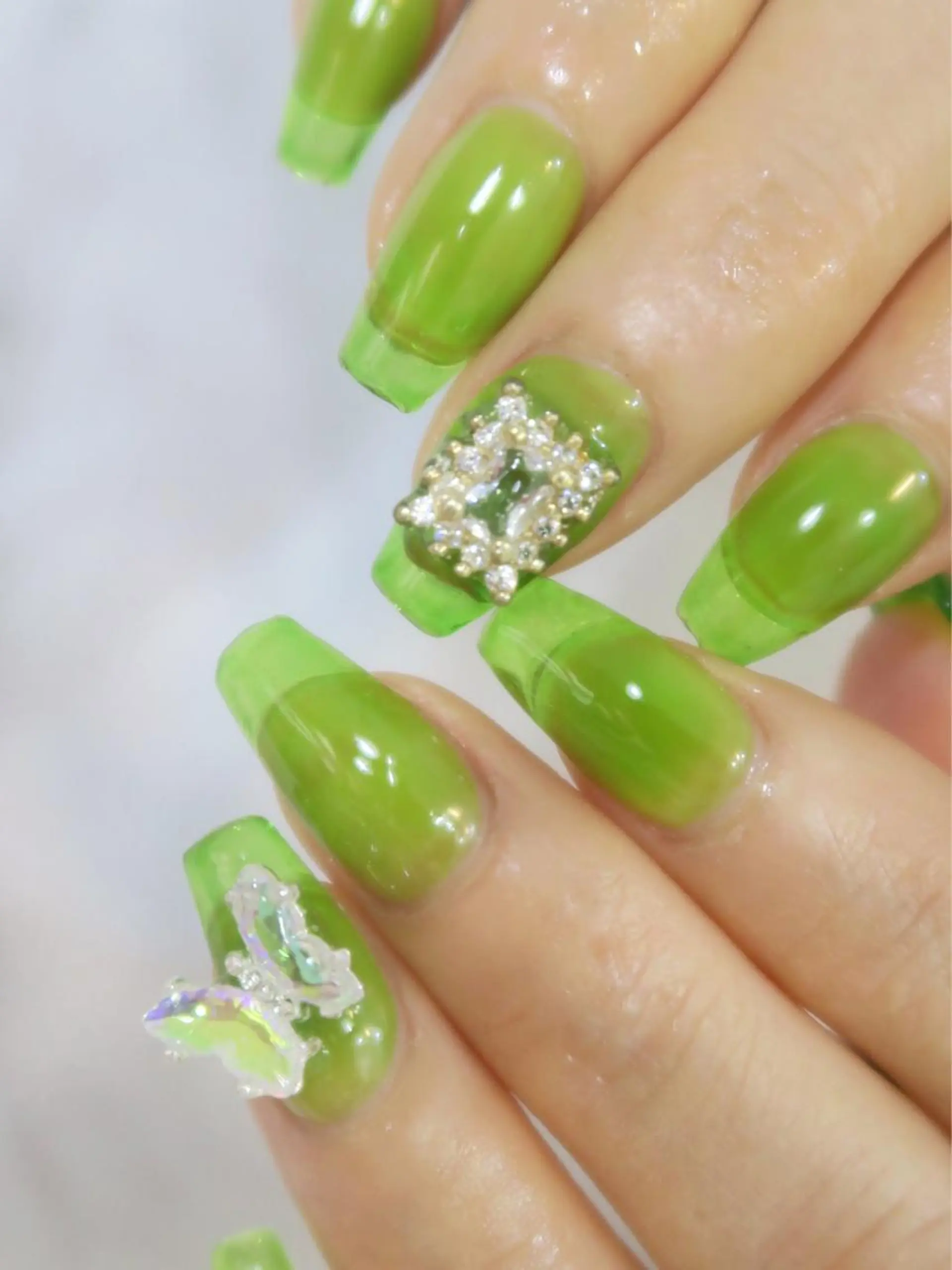 ロング ネイル gloss nail 代々木上原のネイルデザイン