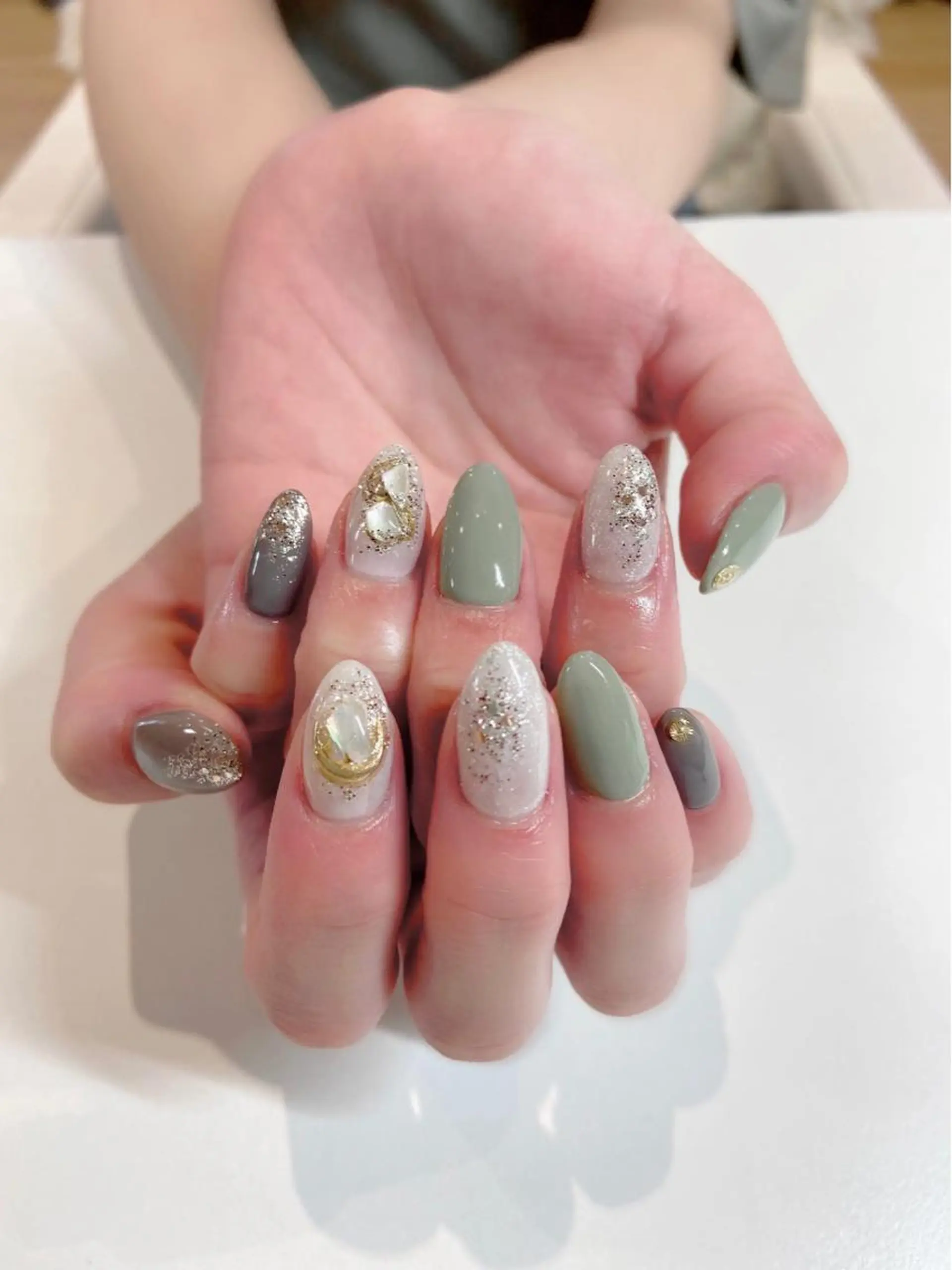 ミディアム ハンドネイル nail salon  ADORE所属・Adore nailのネイルデザイン