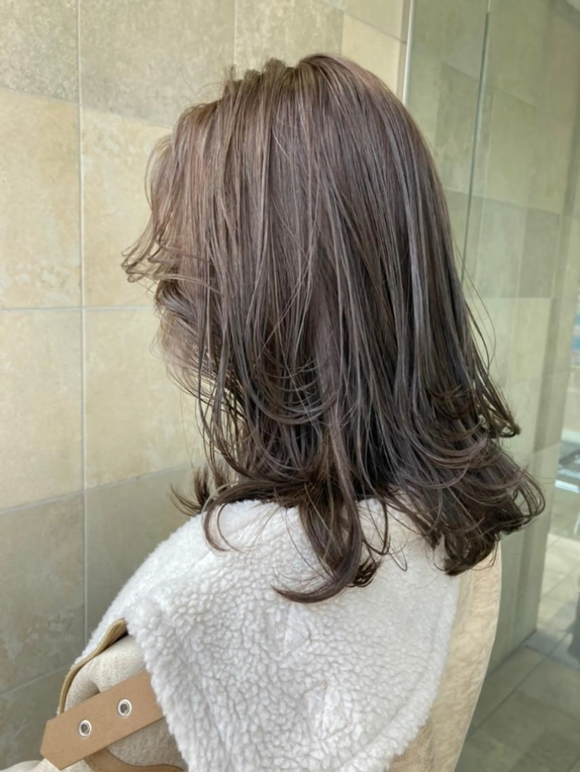セミロング カラー 田中 あかねのヘアスタイル