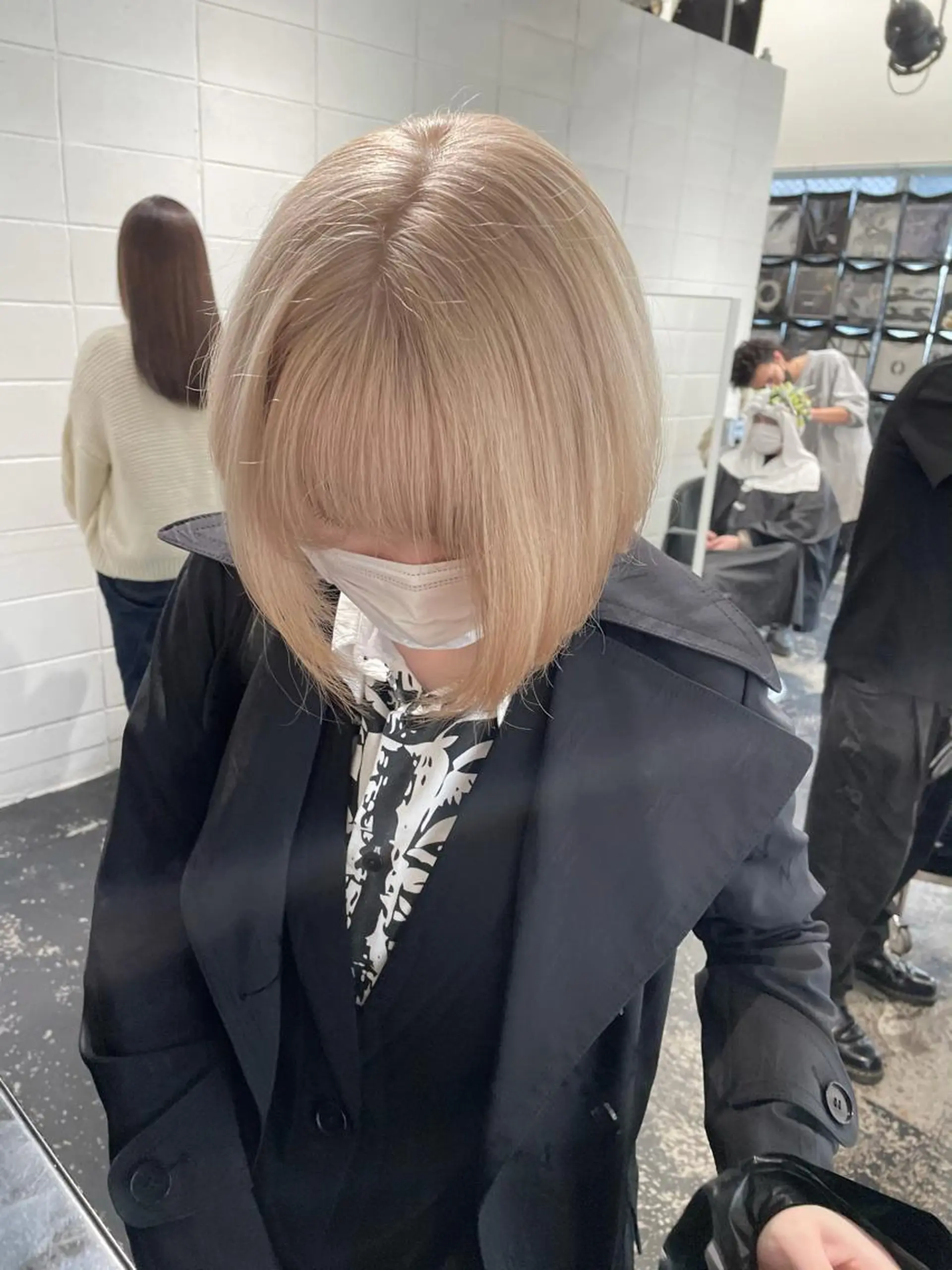 ショート カラー ヘアアレンジ ベージュカラー ブリーチ ブロンド ブロンドベージュ カット ヘアカラー トリートメント 艶ハイトーン/ヘア アレンジAYAKAのヘアスタイル