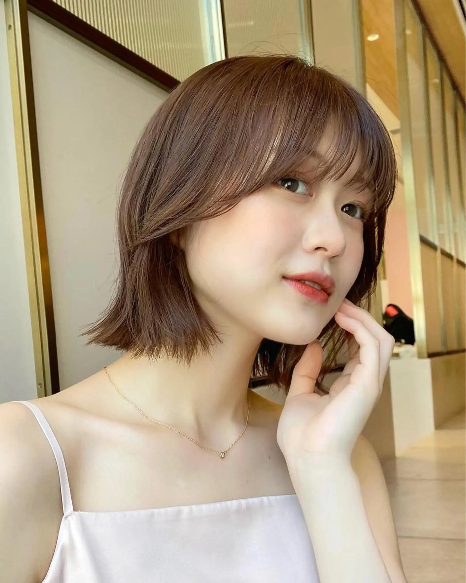 ショート カラー パーマ ヘアアレンジ 切りっぱなしボブ バレイヤージュ ブリーチ ケアブリーチ 透明感カラー カット ヘアカラー トリートメント ヘアセット 小野寺瑞希 /最小顔カットのヘアスタイル