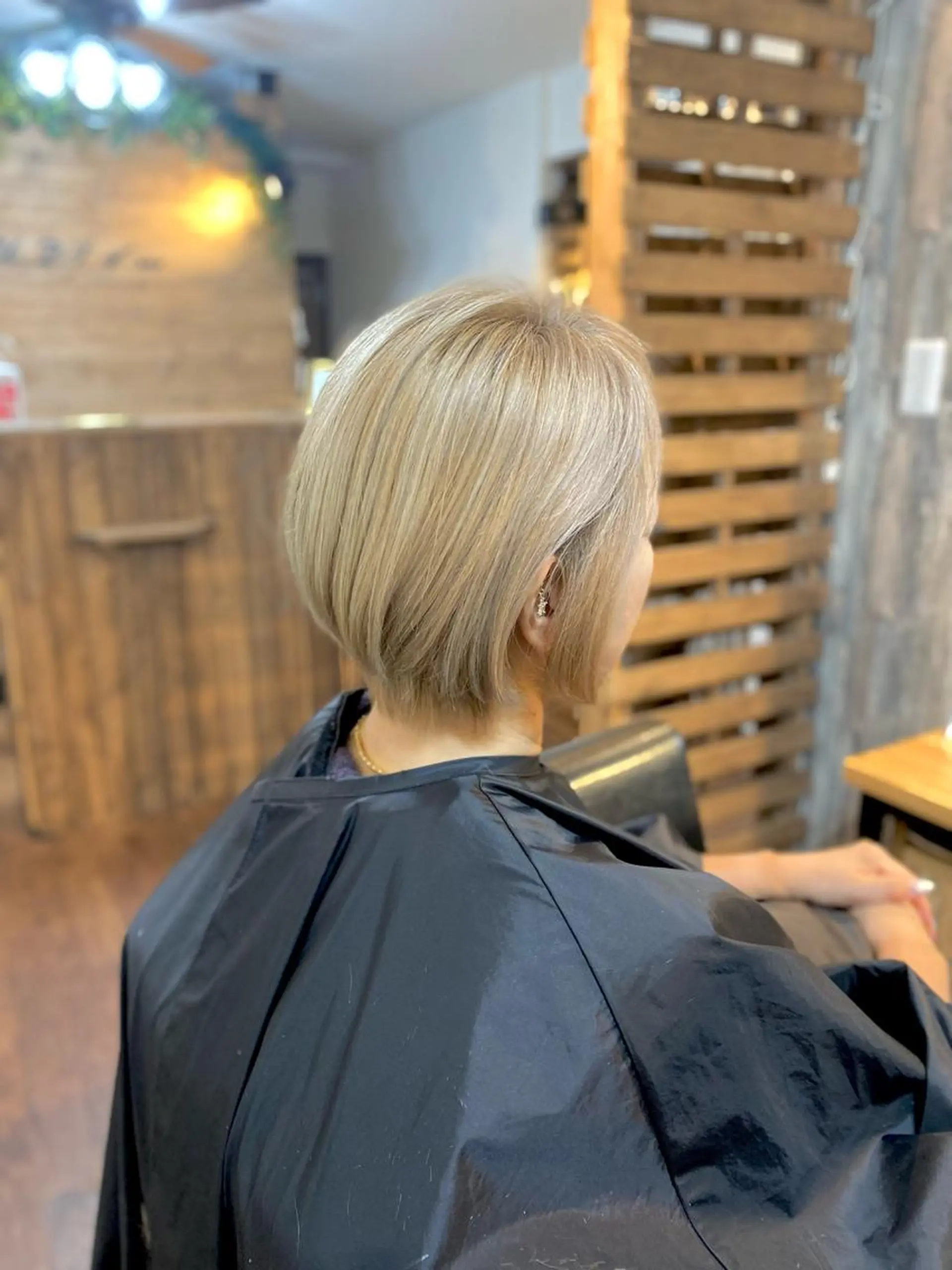 ショート カラー ブロンド カット ヘアカラー トリートメント Lizir  ルズィール所属・Luzir⭐︎ GEN⭐︎のヘアスタイル