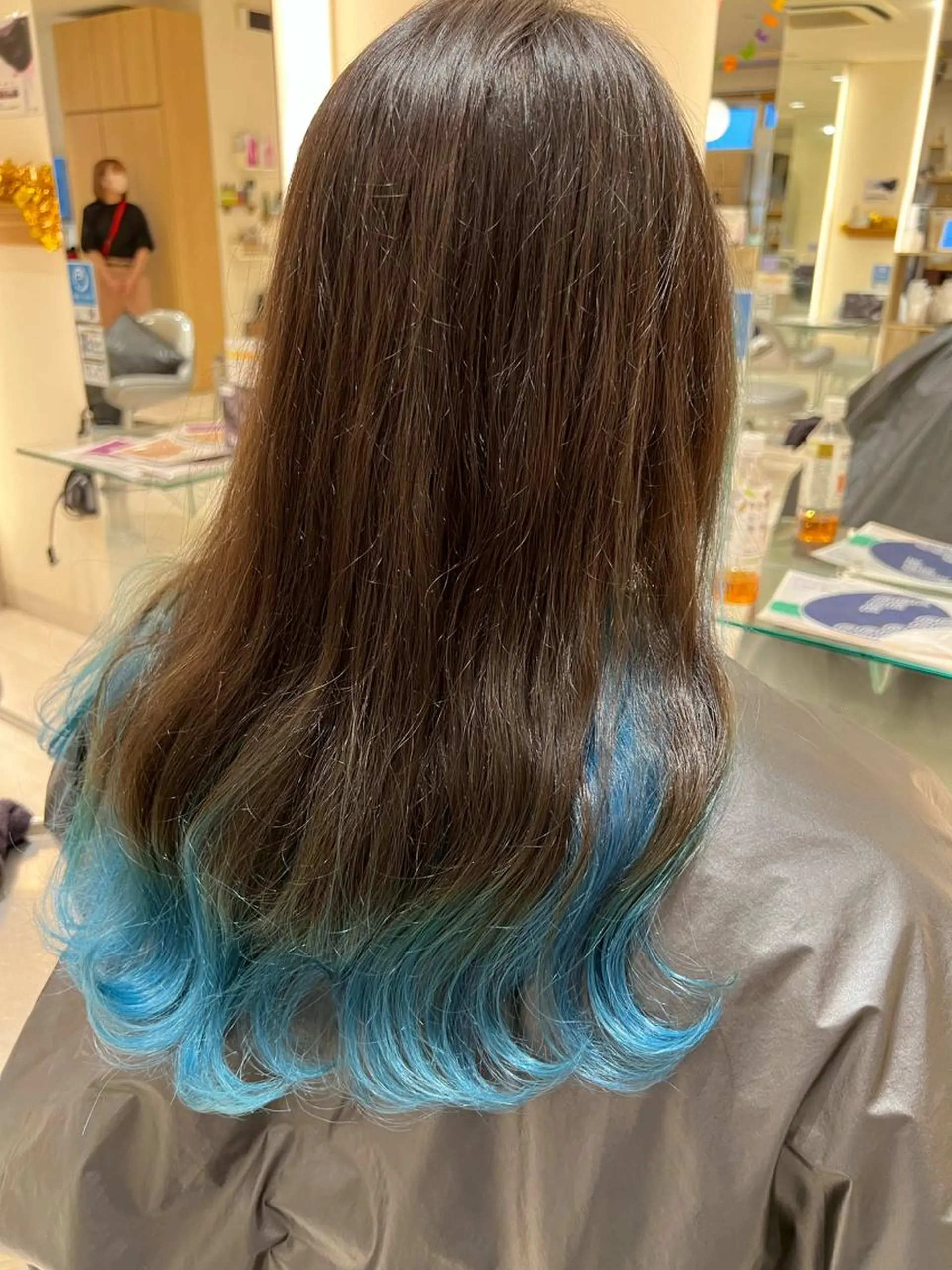 カラー ブリーチ 久永 菫のヘアスタイル