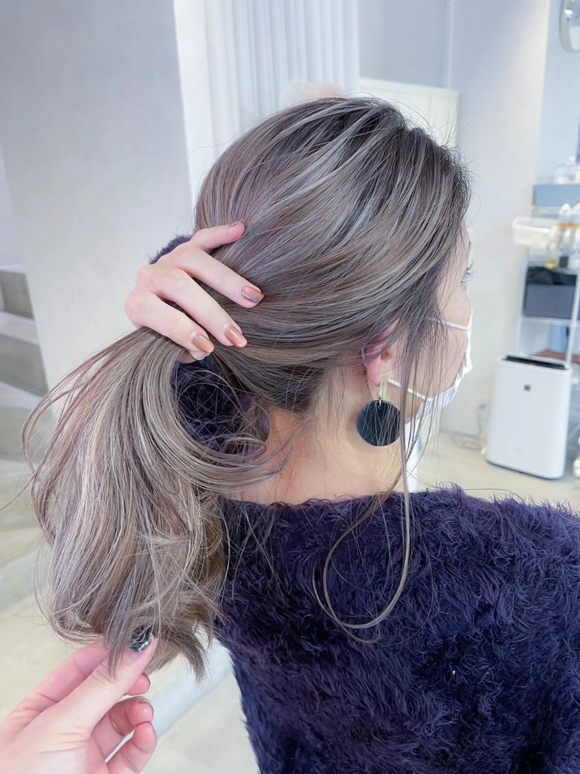 ロング カラー ブリーチ エドルカラー グレージュ ハイライトカラー イルミナカラー ヘアカラー BOX mico.のヘアスタイル