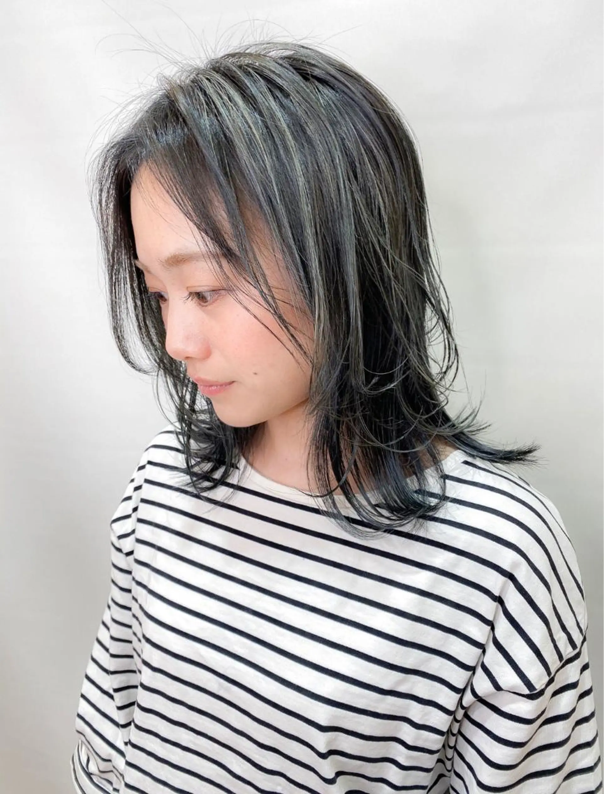 セミロング カラー 大野 あさみのヘアスタイル