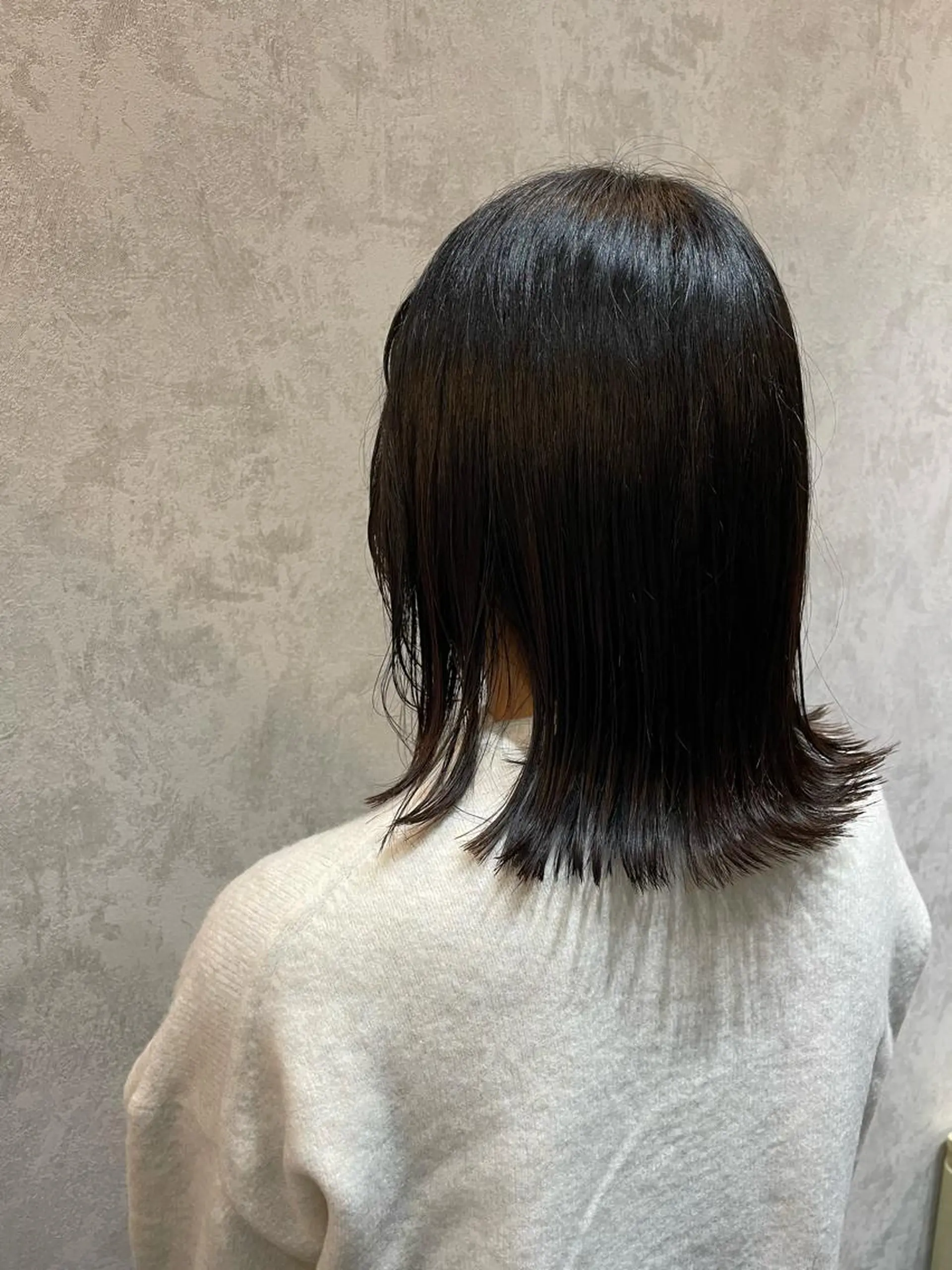 ミディアム 顔まわりレイヤー 顔周りカット レイヤーカット トリートメント 飯塚 沙衣のヘアスタイル