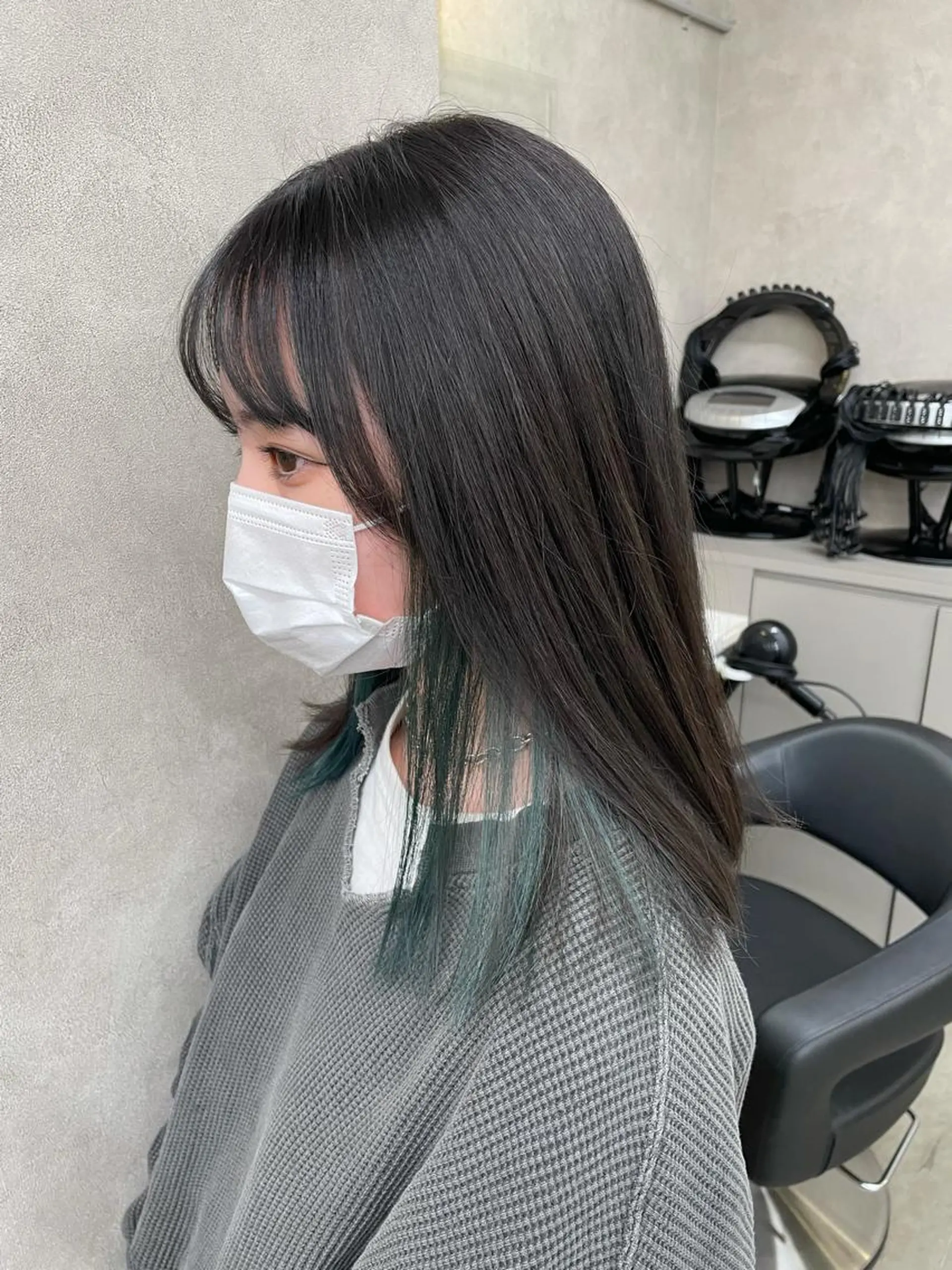 ミディアム カラー メンズ イヤリングカラー 韓国レイヤー ハッシュカットのヘアスタイル