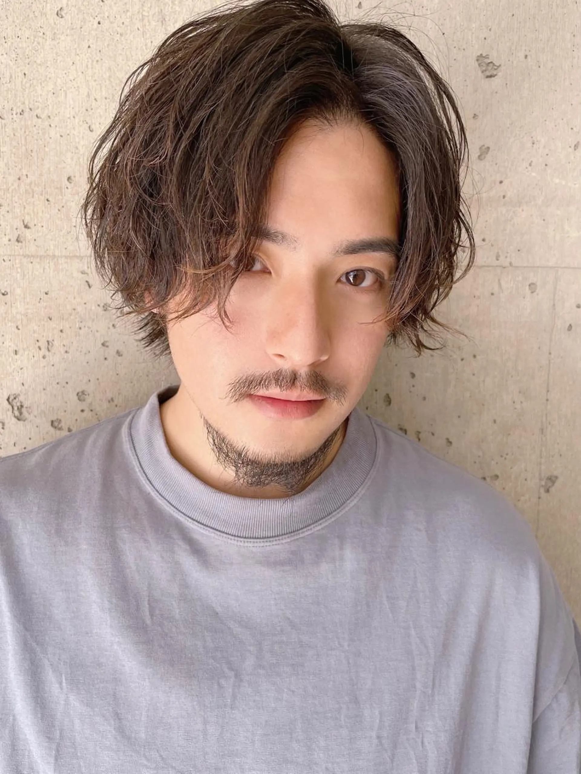 ミディアム メンズ ミディアムパーマ センターパート メンズパーマ 【代表】 高瀬慎也/縮毛矯正のヘアスタイル