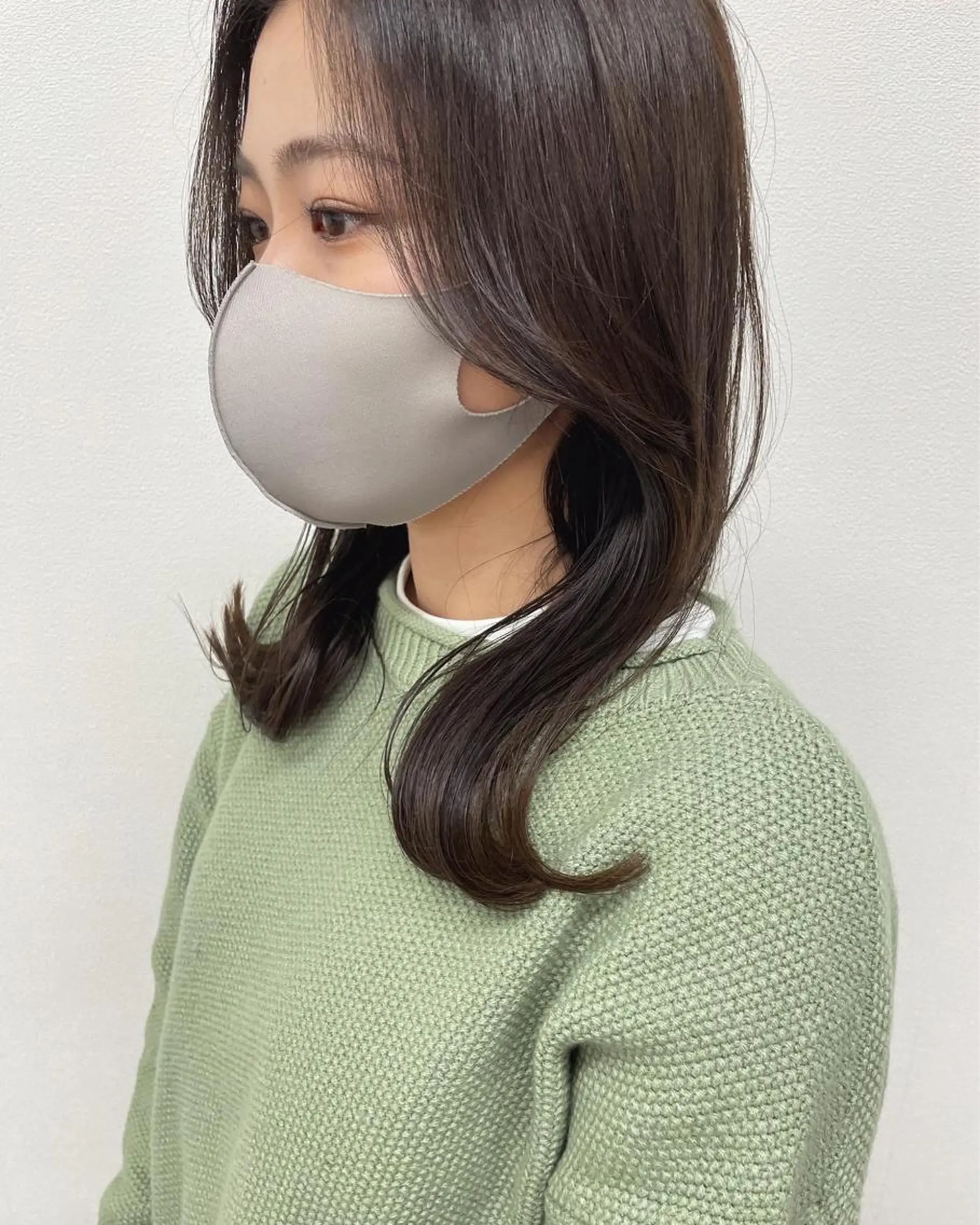 セミロング カラー ヘアアレンジ アッシュ ベージュカラー 透明感カラー 顔まわりレイヤー ヨシンモリ カット ヘアカラー トリートメント 酸性縮毛矯正🧴韓国 レイヤー/髪質改善のヘアスタイル