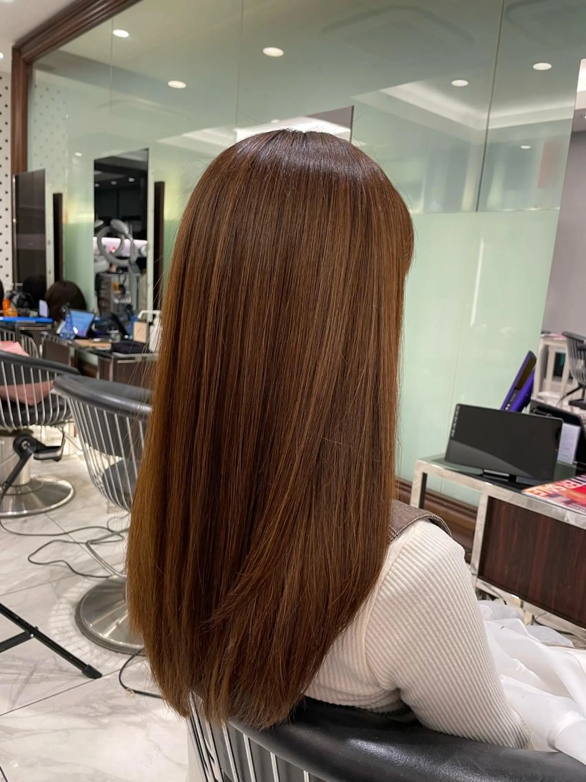 ロング カット ヘアカラー トリートメント コテ巻きパーマ 藤野佑成のヘアスタイル