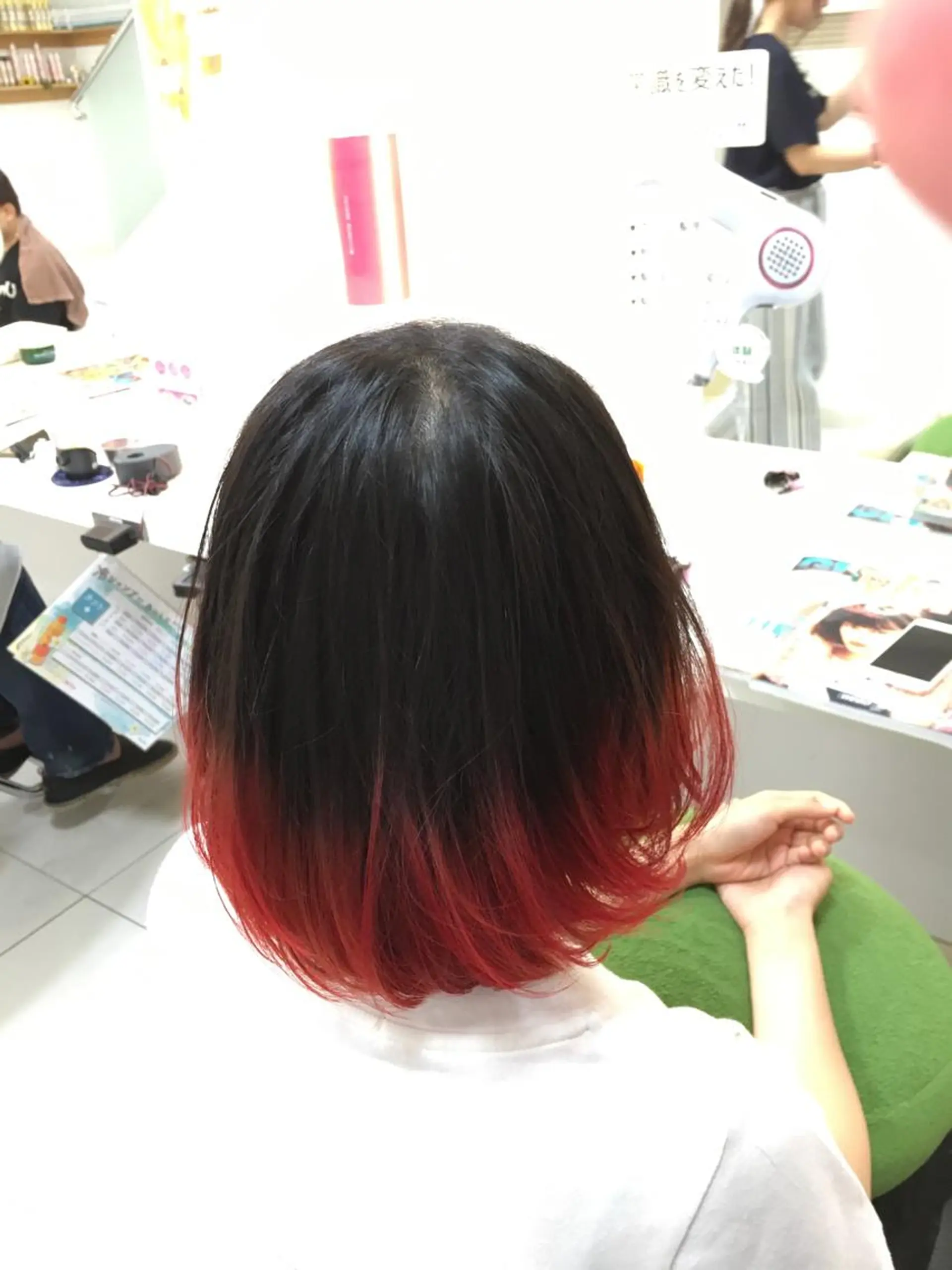 ミディアム カラー 黒髪 ブリーチ レッドカラー ノアヘアデザイン町田店所属・ショートヘア特化 mayaのヘアスタイル