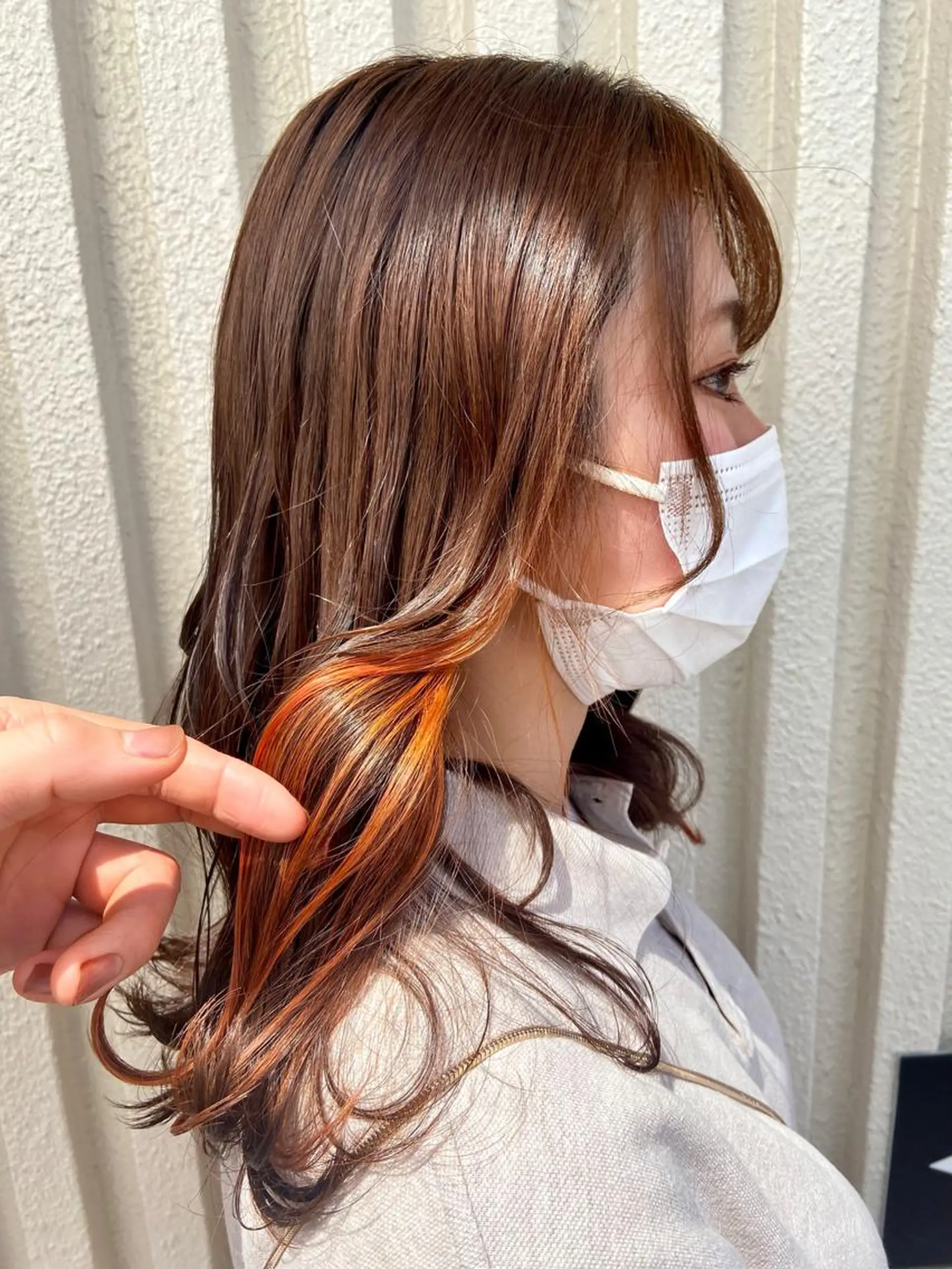 ミディアム カラー イヤリングカラー オレンジ Kensho 京都駅 ケアブリーチのヘアスタイル