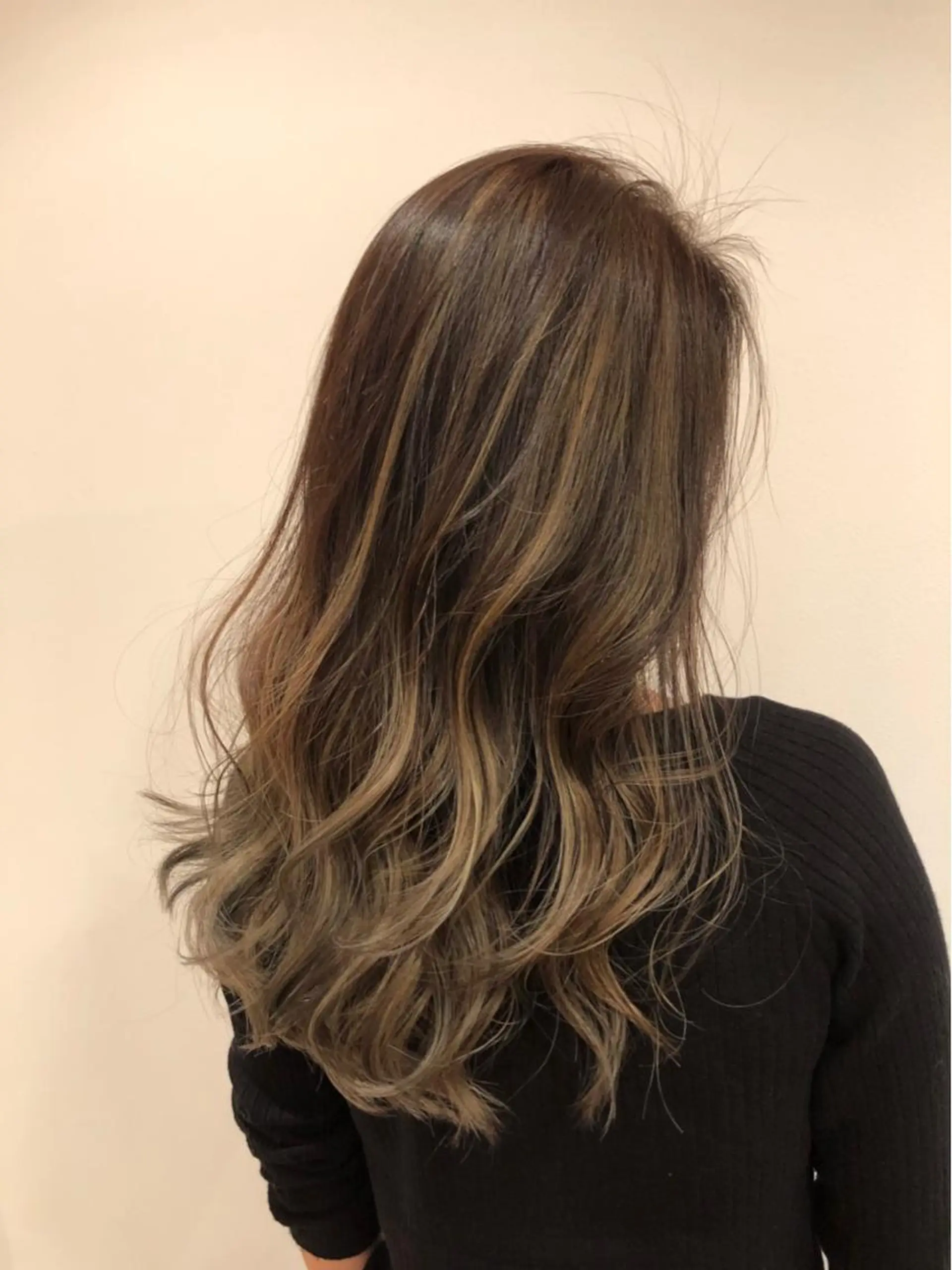 セミロング カラー パーマ ヘアアレンジ キッズ ネイル マツエク・マツパ ブロンド グラデーションカラー グラデーション カット ヘアカラー トリートメント 韓国♡ワンホン系 ♡YURIのヘアスタイル