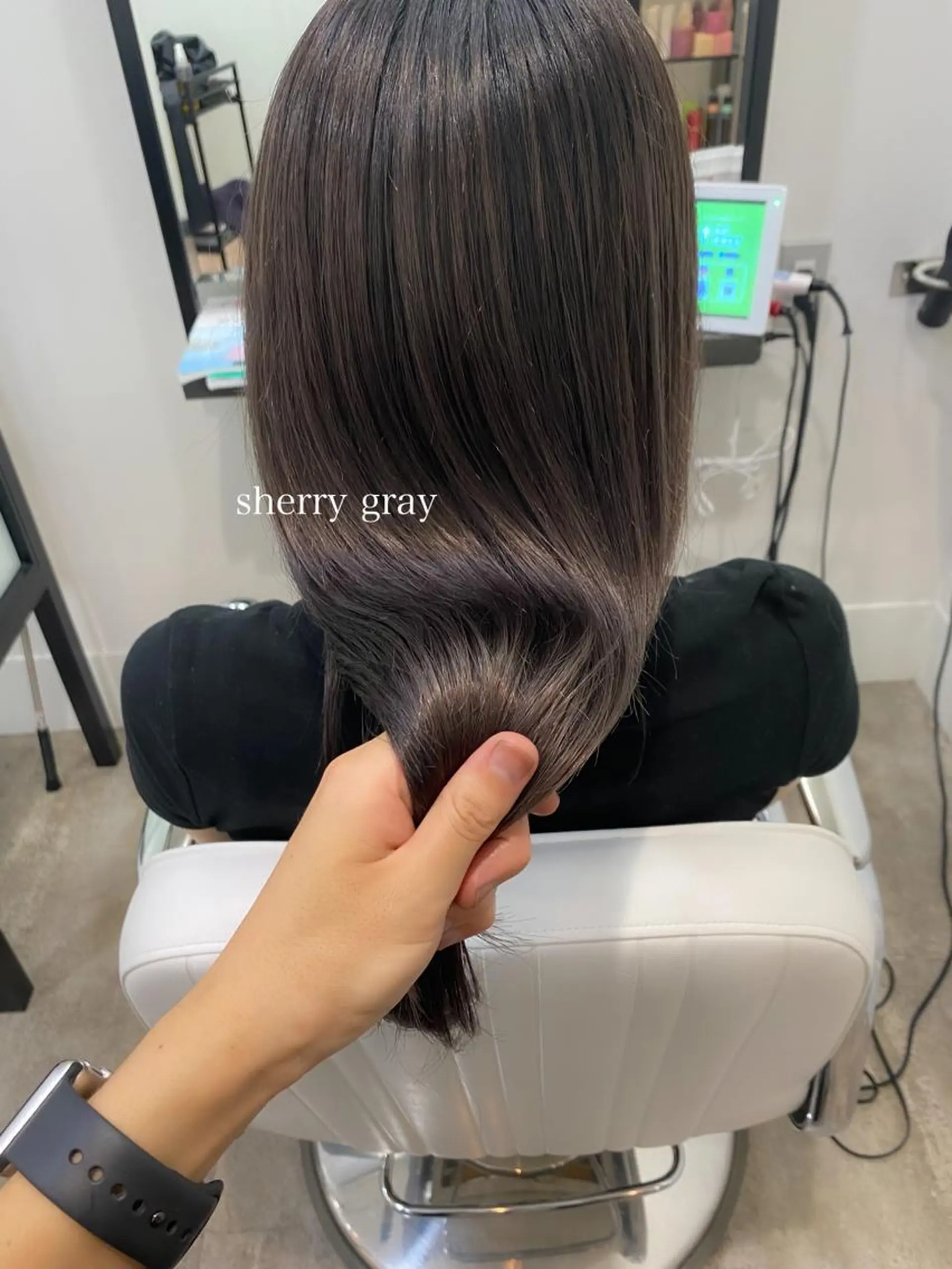 ロング カラー THE DAY所属・AKI HASHIMOTOのヘアスタイル