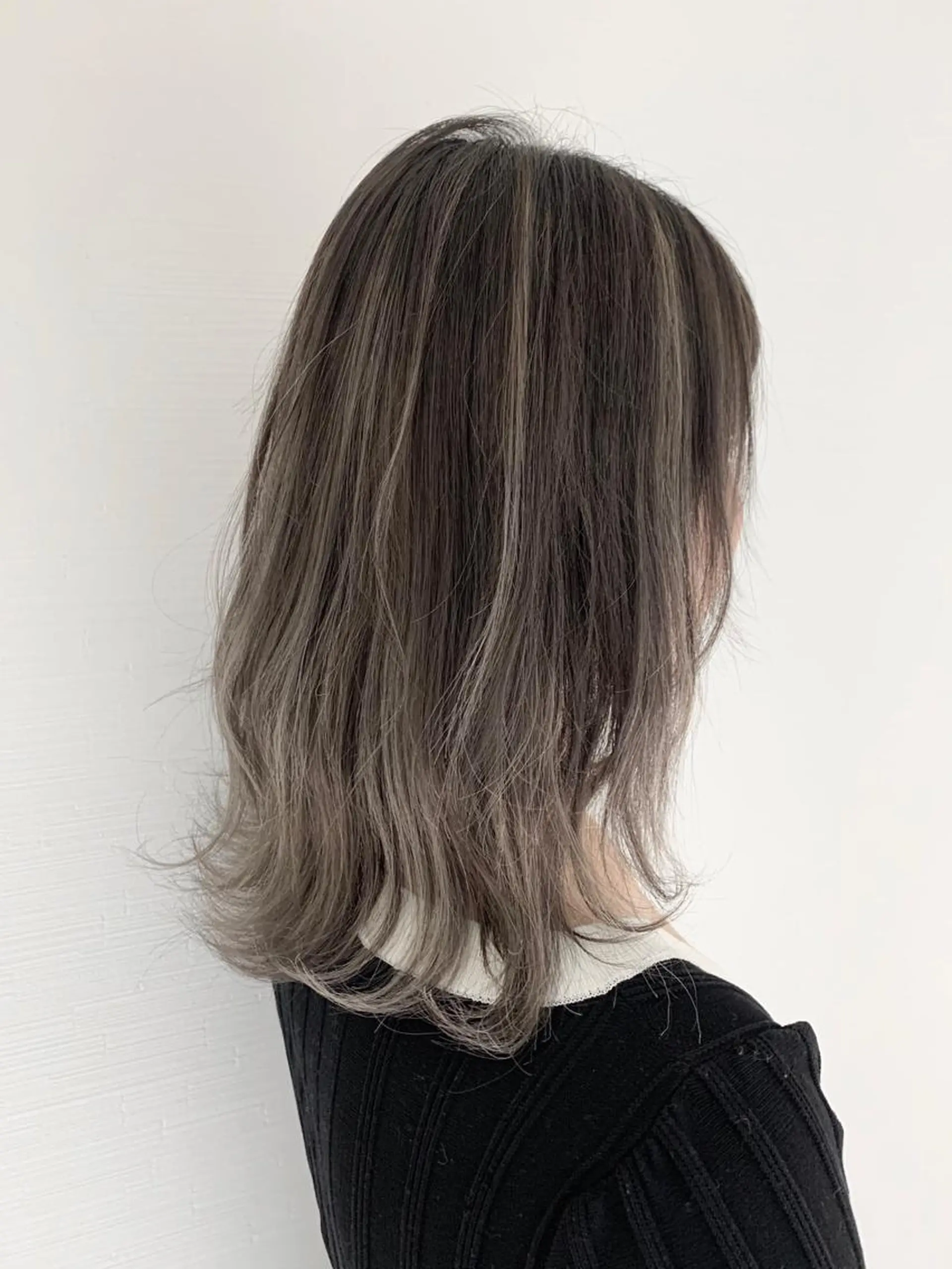 セミロング カラー バレイヤージュ ハイライトカラー ハイライト レイヤーカット ヘアカラー トリートメント ヘッドスパ Akua【代表】 Kazumaのヘアスタイル
