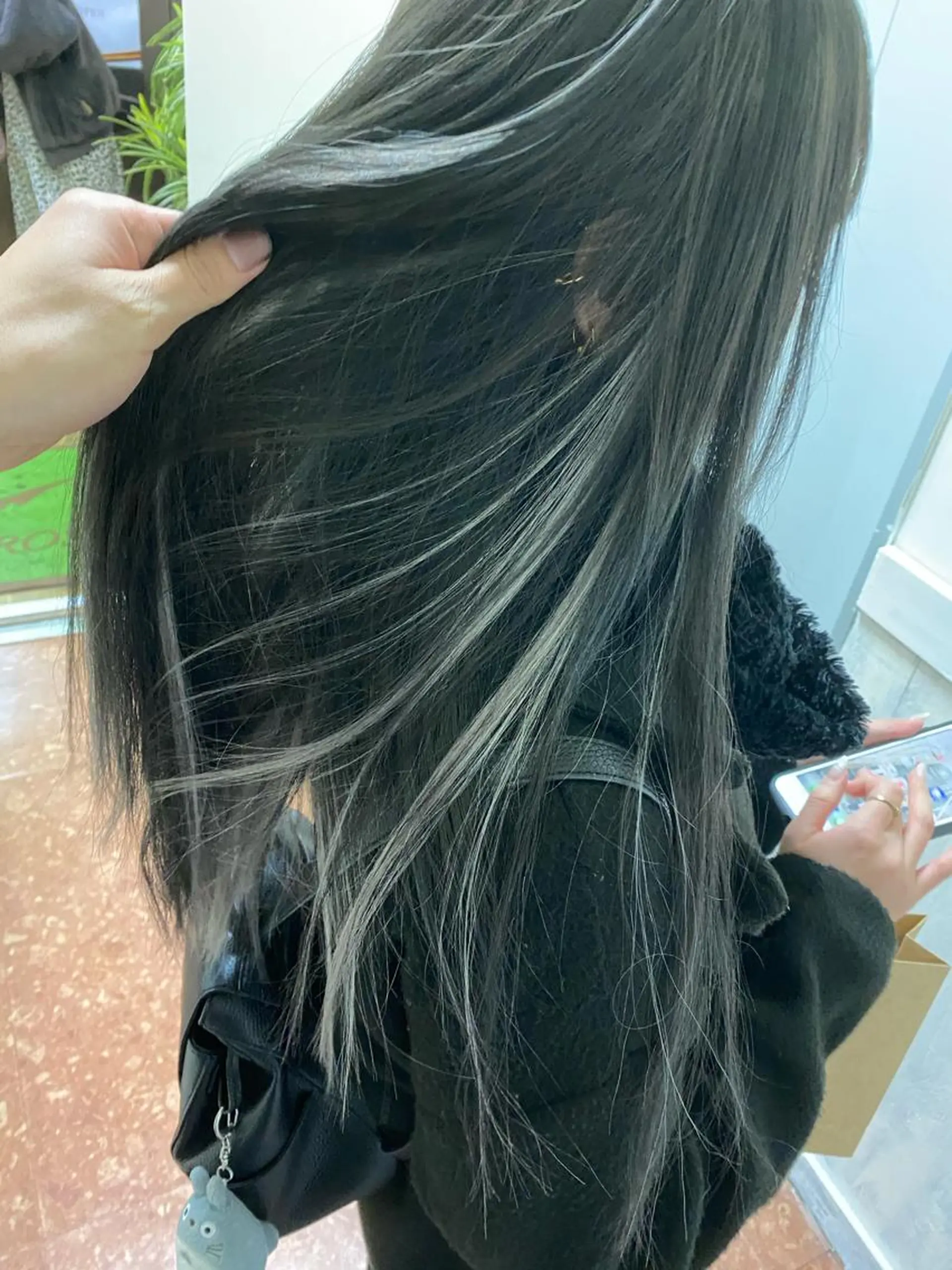 ロング カラー ハイライトカラー エクステ ハイライト ロング ヘアカラー エクステ FERNA池袋所属・マンツーマン施術✂︎ 金田尚久🎨のヘアスタイル