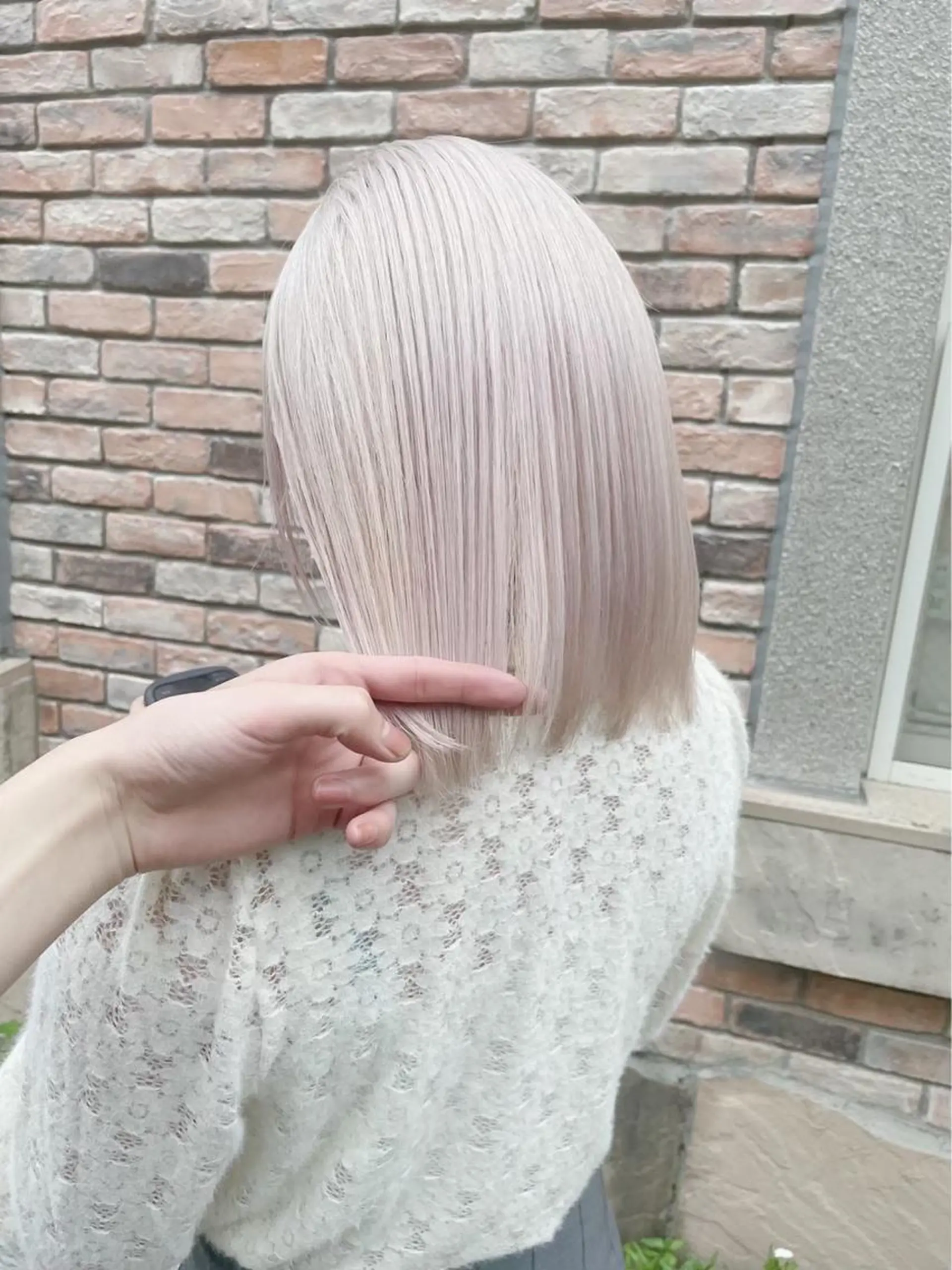 ミディアム カラー ヘアアレンジ アッシュ アッシュグレー アッシュグレージュ バレイヤージュ ミストバング Bob&ハイトーン 専門家CHIHIROのヘアスタイル