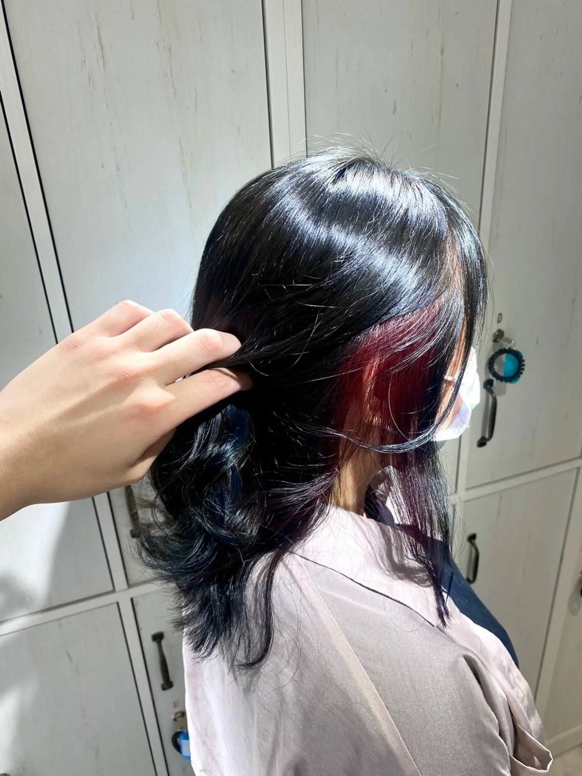 セミロング カラー イヤリングカラー ヘアカラー 縮毛矯正とブリーチ /杉村凜汰郎のヘアスタイル
