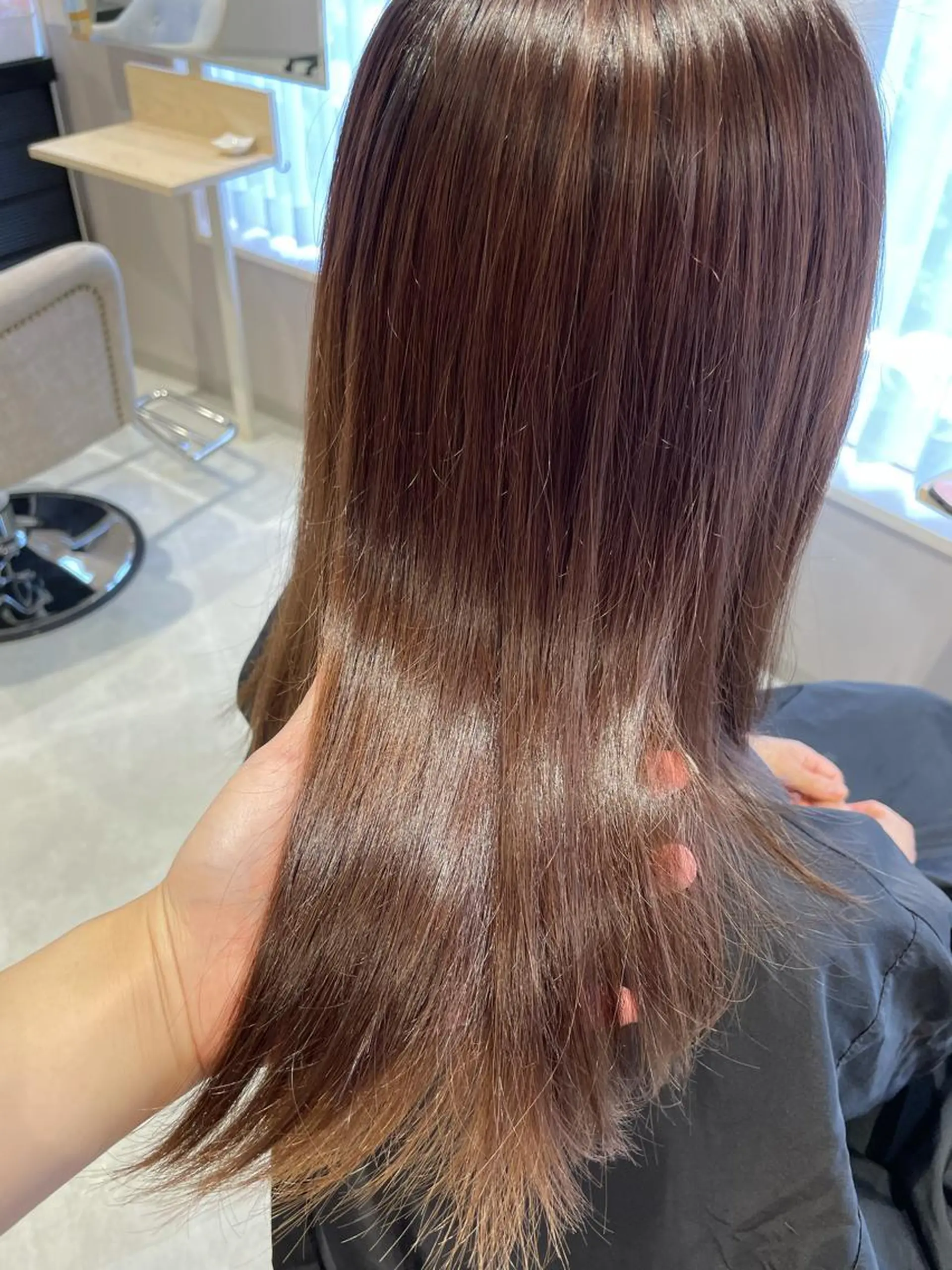 セミロング カット ヘアカラー トリートメント Factory5【ファクトリーファイブ】所属・髪質改善お任せ ください♪ひとみのヘアスタイル