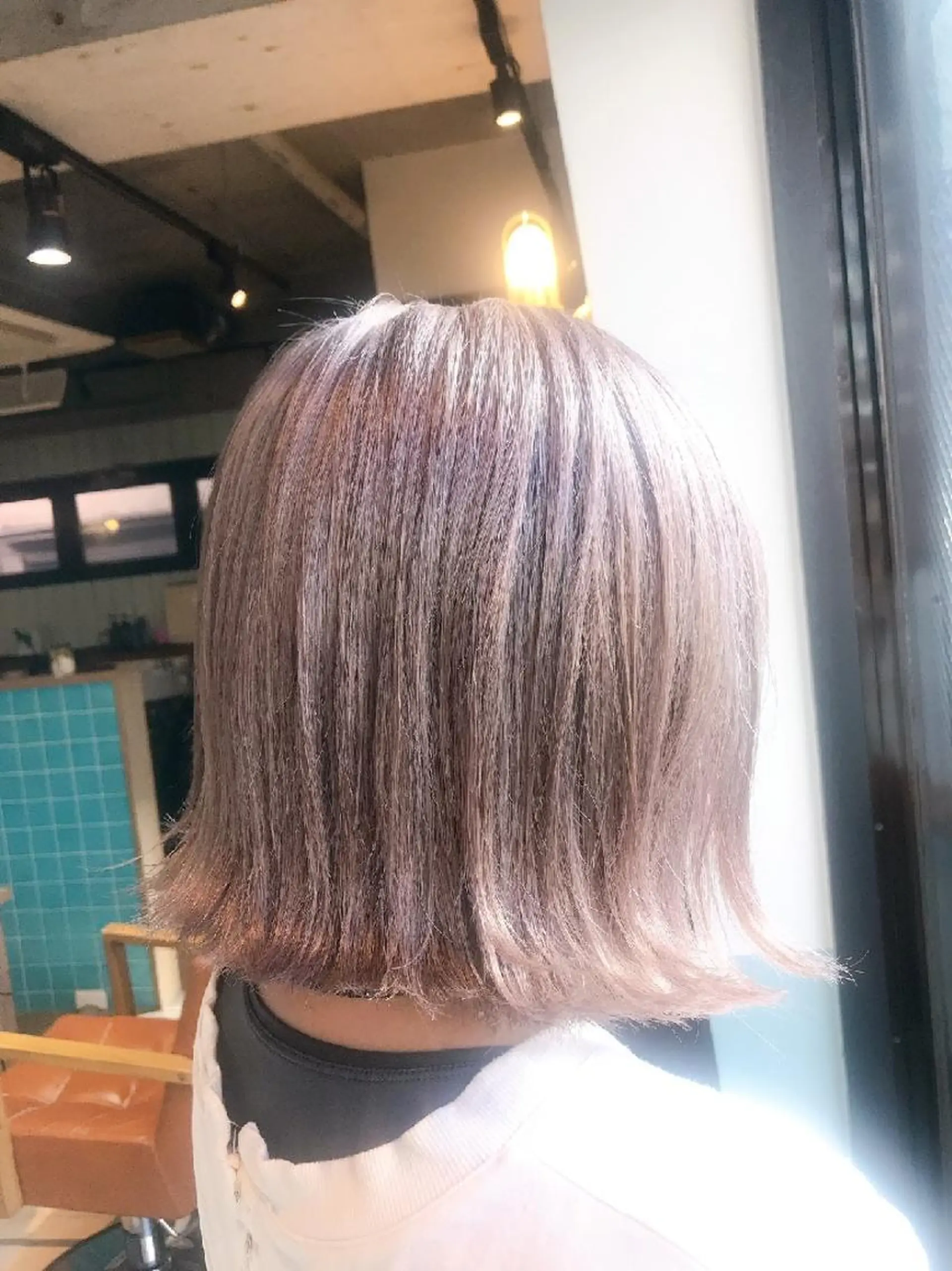 ミディアム カラー ブリーチ カット ヘアカラー トリートメント alushe 岡 陽子のヘアスタイル