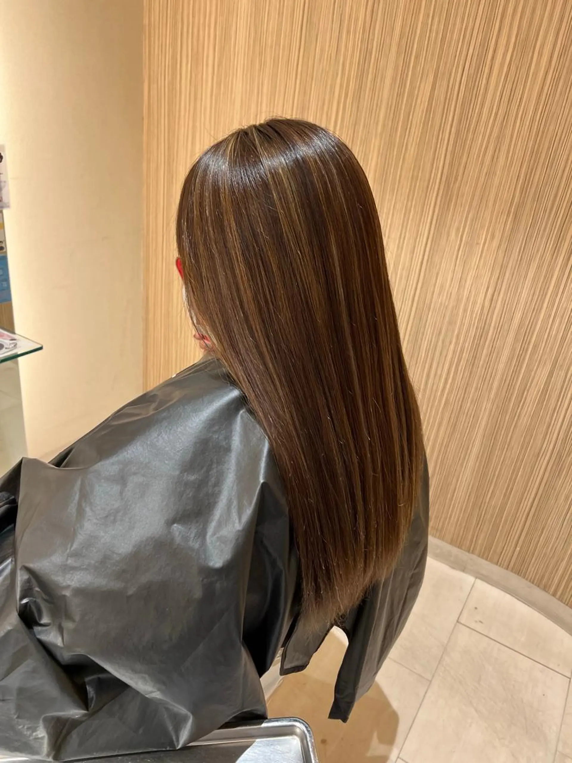 カラー ブリーチ 久永 菫のヘアスタイル