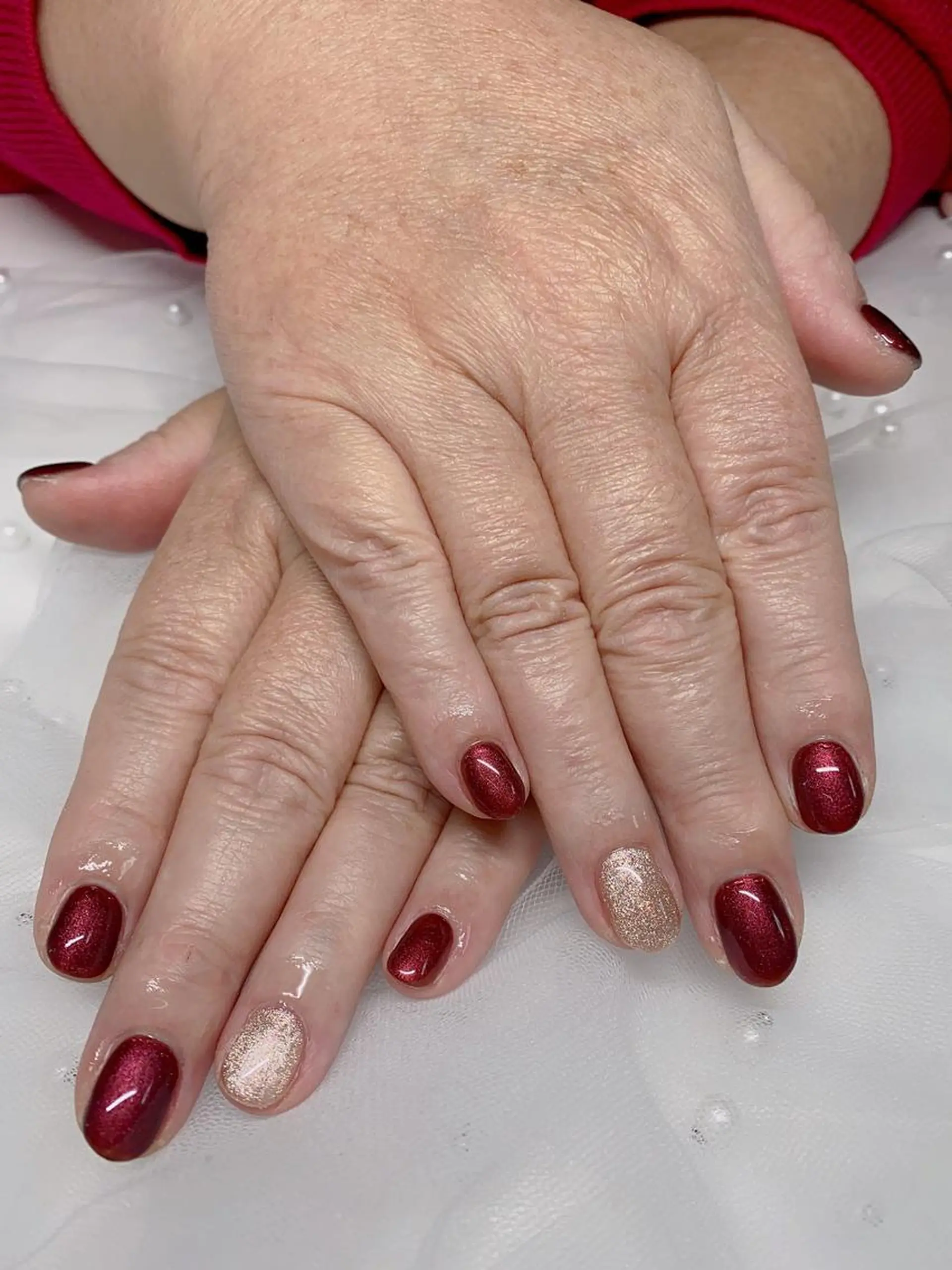 ネイル ゴールド マグネットネイル Jasmine nailsalon所属・ジャスミン ネイルサロンのネイルデザイン