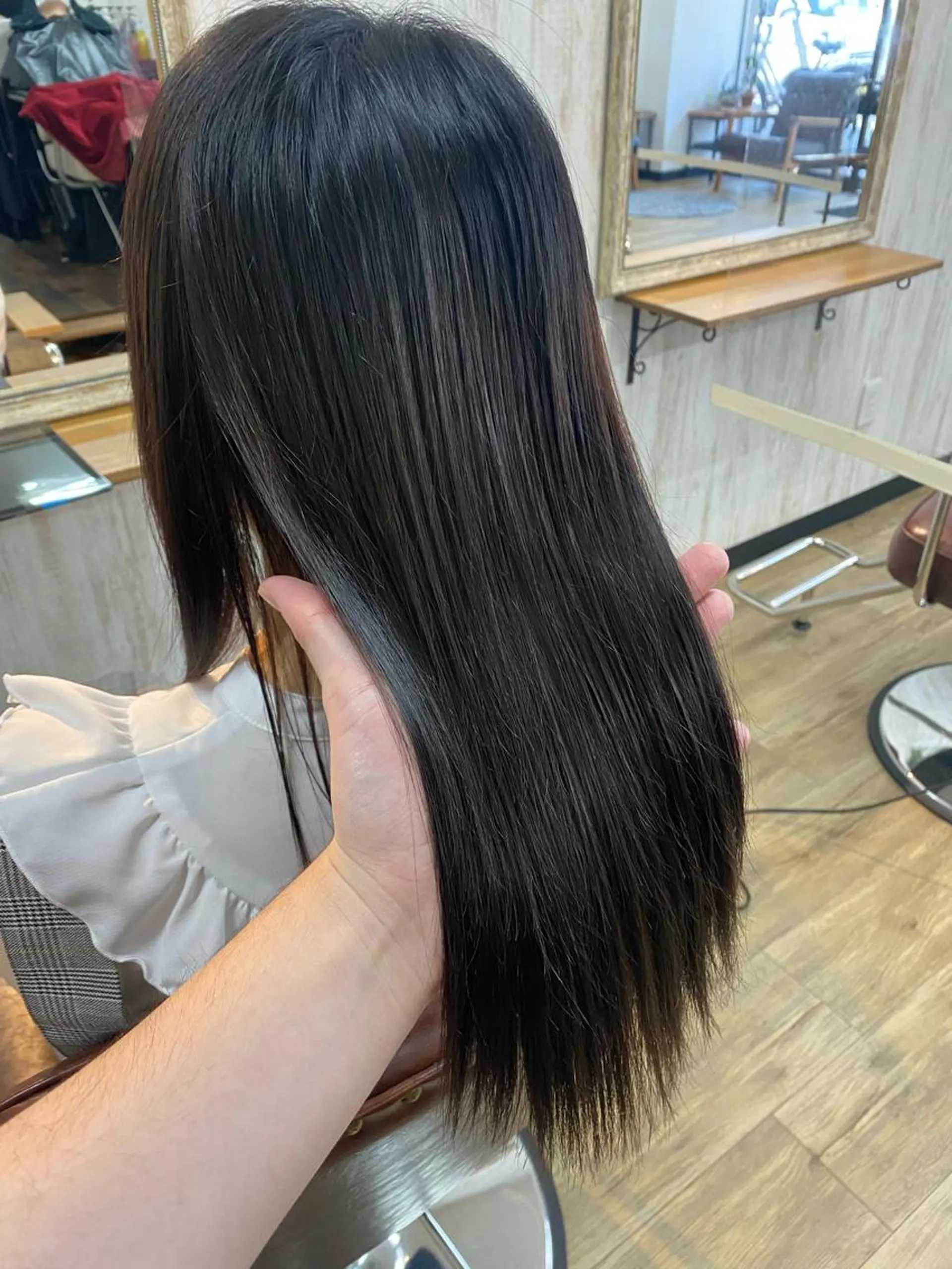 セミロング カット 縮毛矯正 🫧‪白髪ぼかし かとうよしき🫧のヘアスタイル