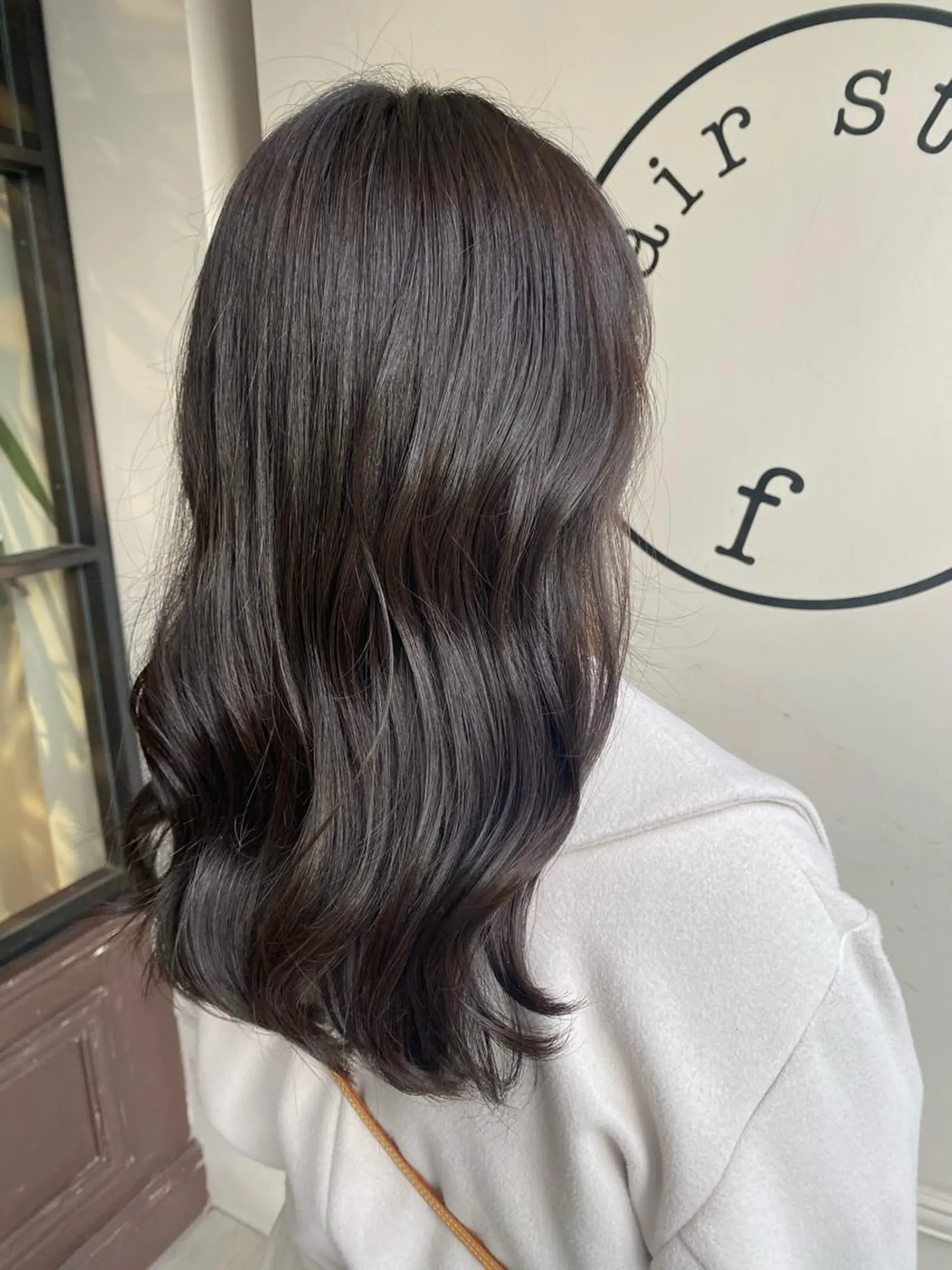 セミロング カラー グレージュ モカグレージュ カット ヘアカラー 川越 輝梨奈のヘアスタイル