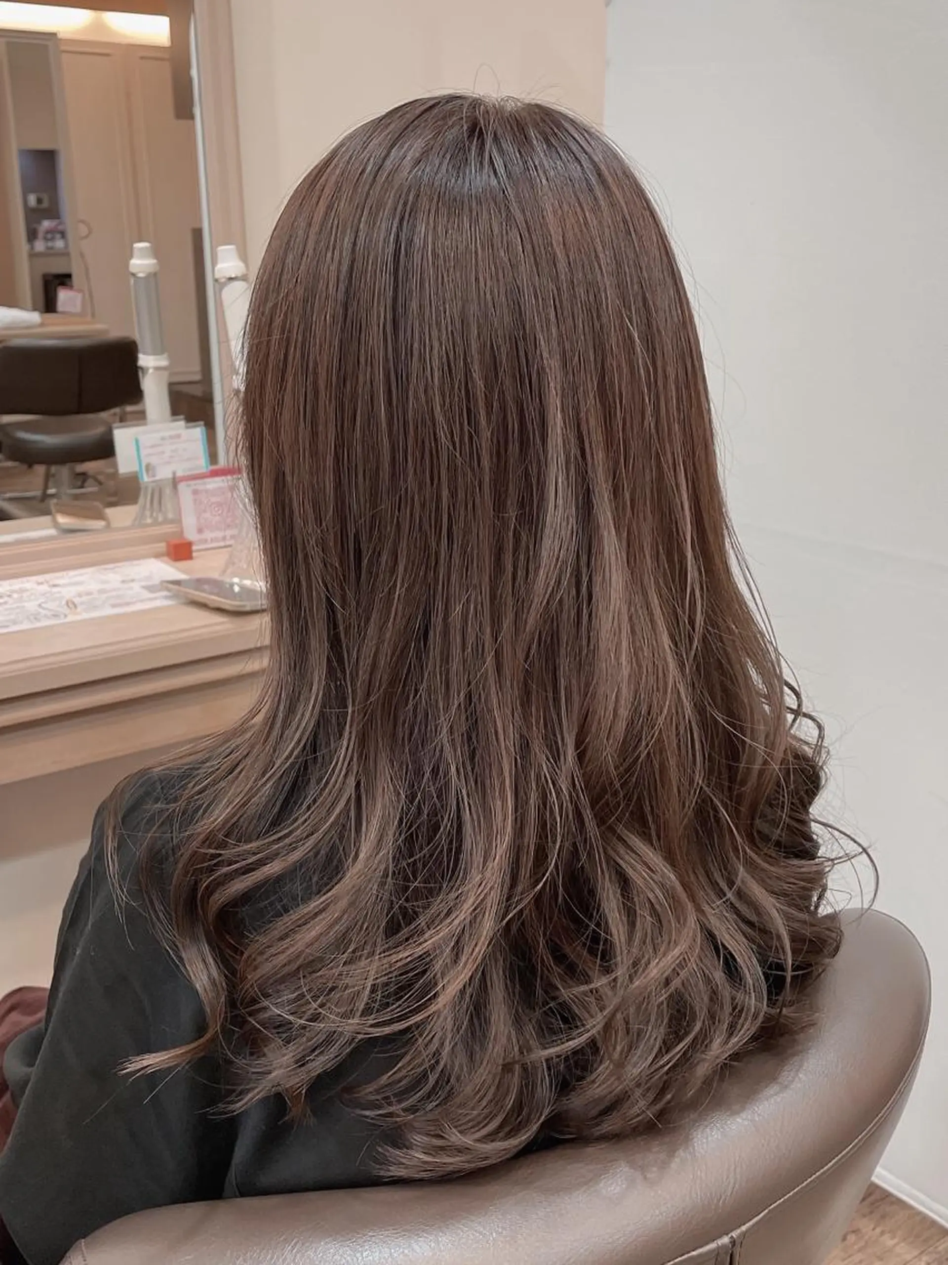 セミロング カラー グレージュ イルミナカラー ヘアカラー 尚平 髪質改善 大人のデザインカラーのその他イメージ