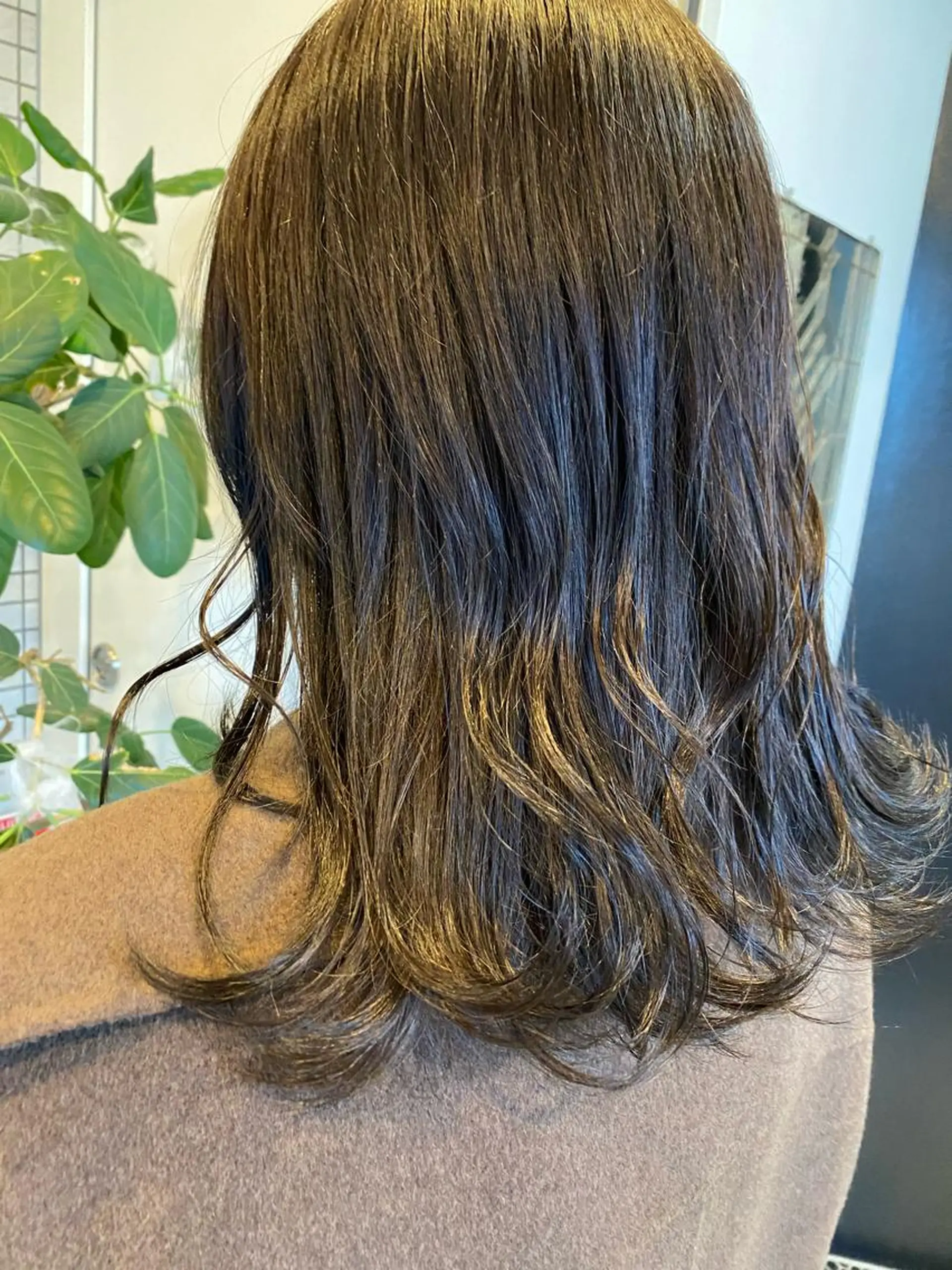 セミロング カラー グレージュ ヘアカラー 透明感カラー 🩰asumiのヘアスタイル
