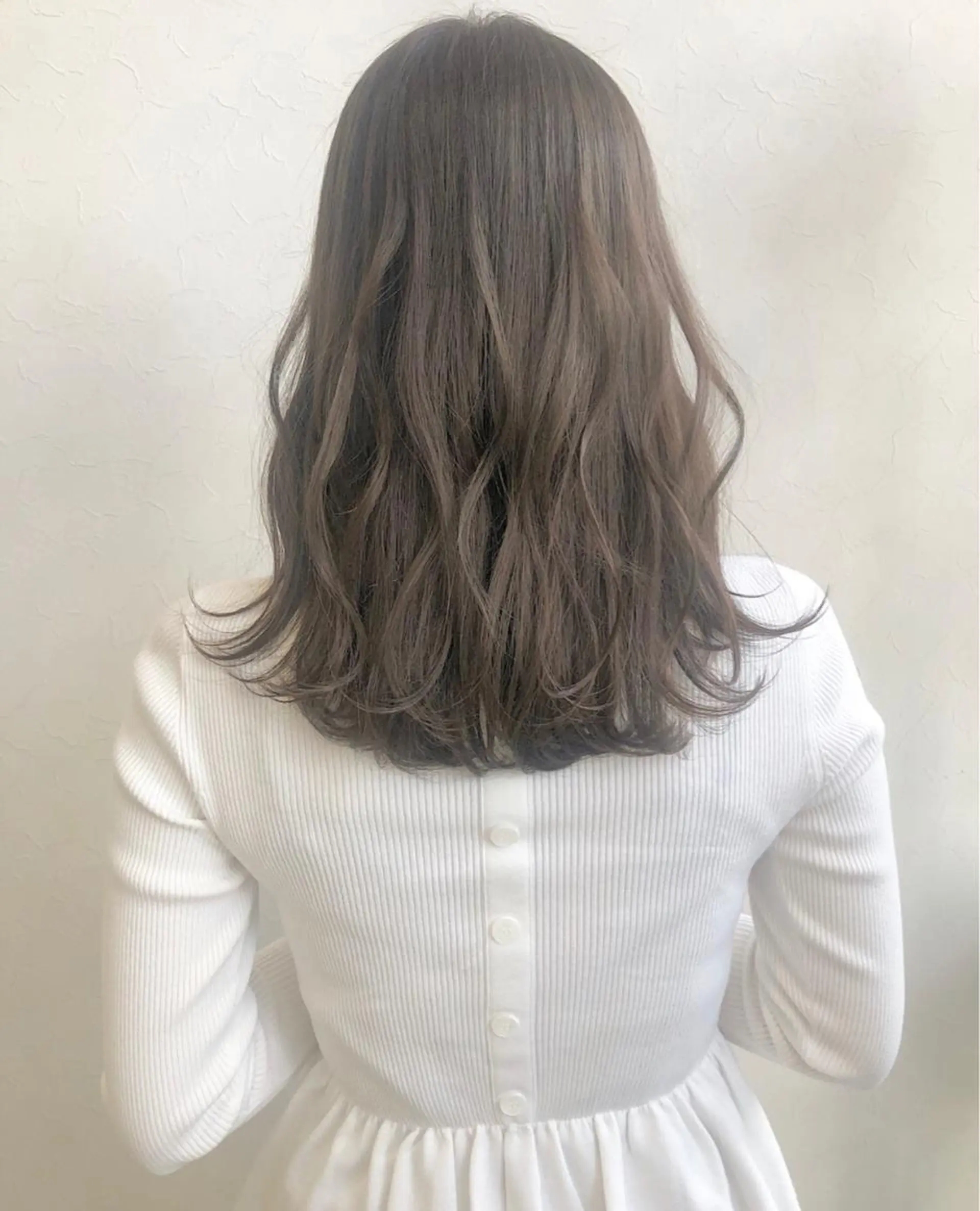 セミロング カラー nakahara madokaのヘアスタイル