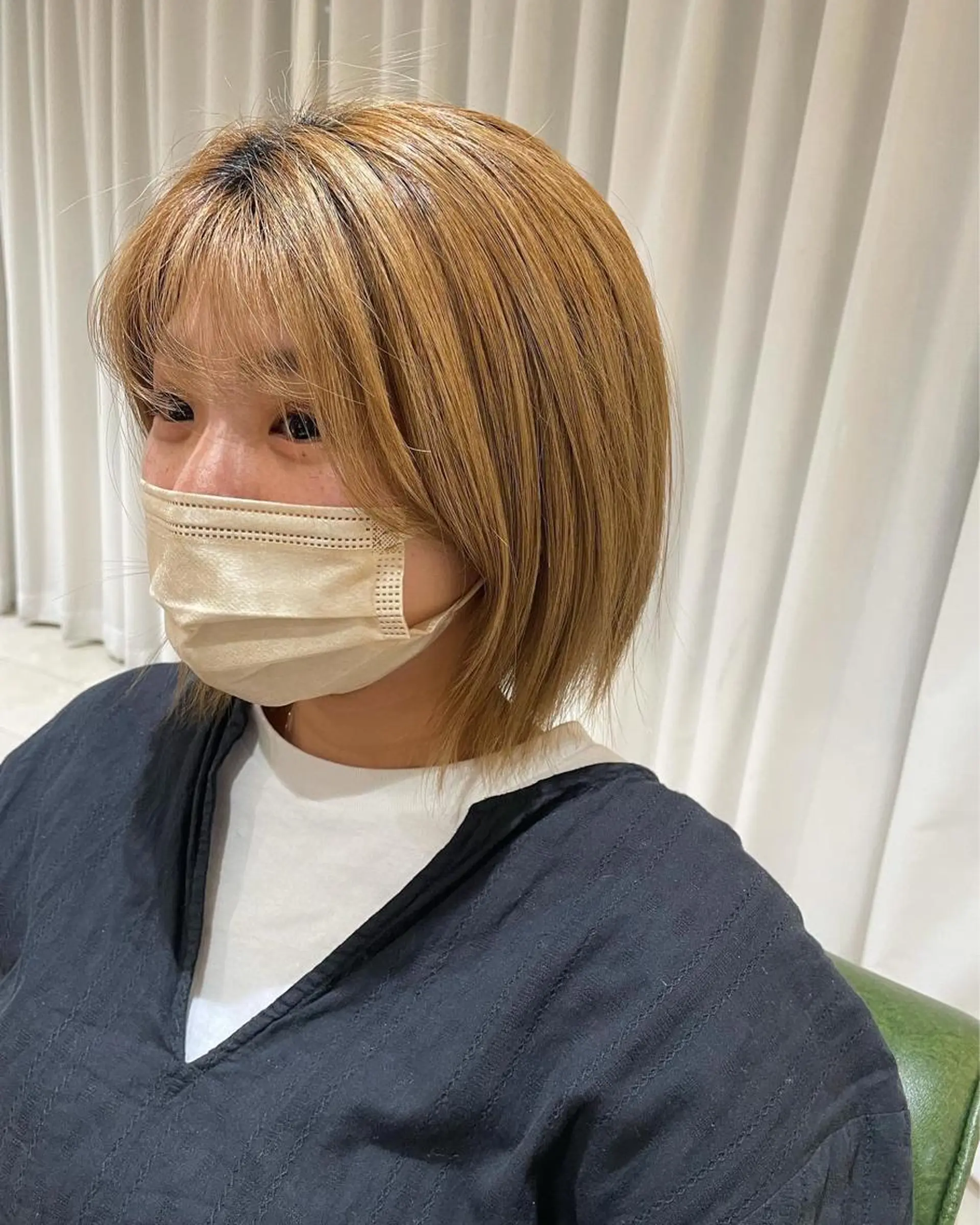 ミディアム カラー ミストバング ベージュカラー ブリーチ  フェイスフレーミング ホワイトベージュ カット ヘアカラー トリートメント 過去一の柔髪ヘア 🌿IVYjoureのヘアスタイル