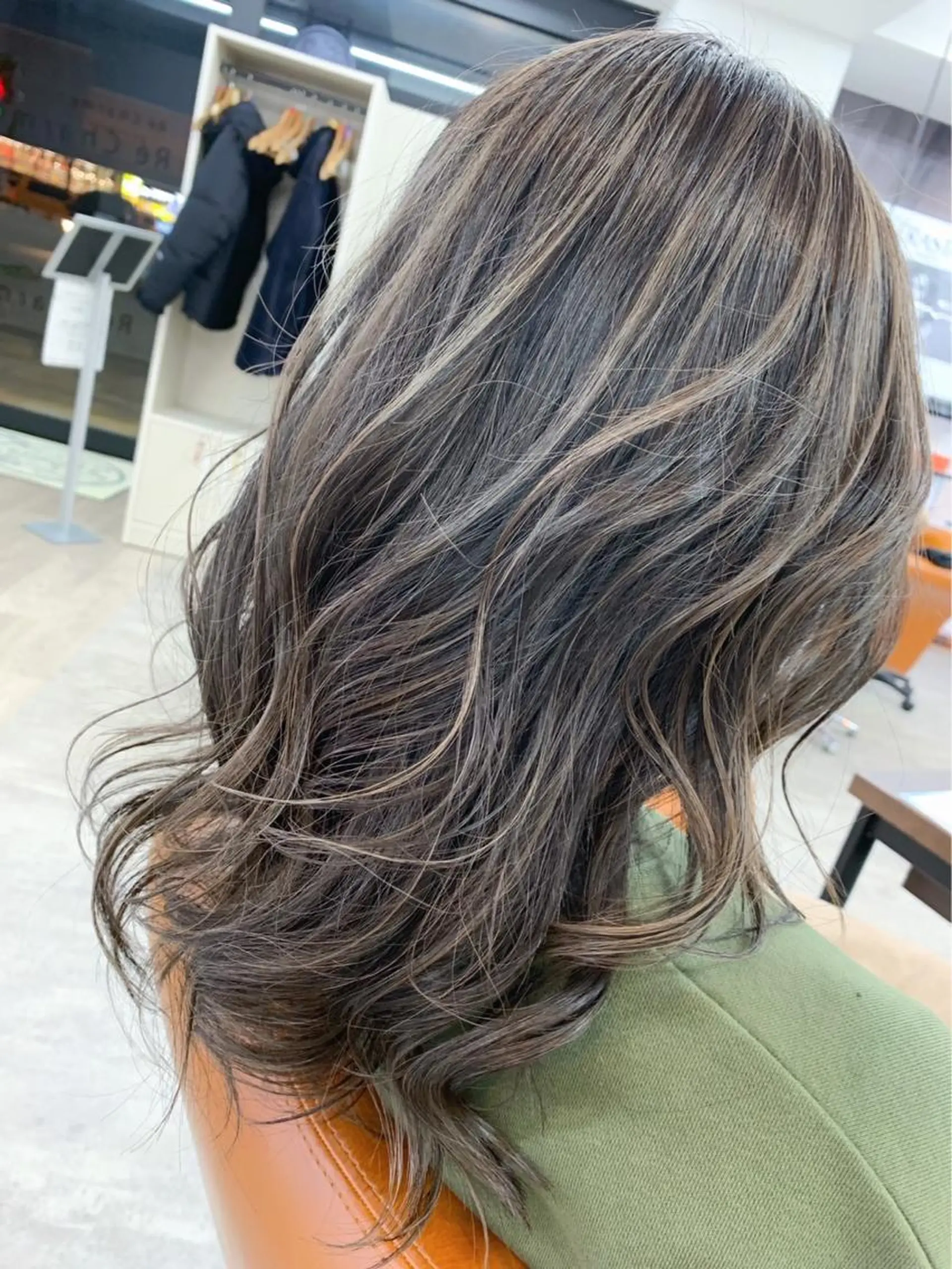 セミロング ヘアカラー 🍓若山　未羽🍓 ReCharme新保のヘアスタイル