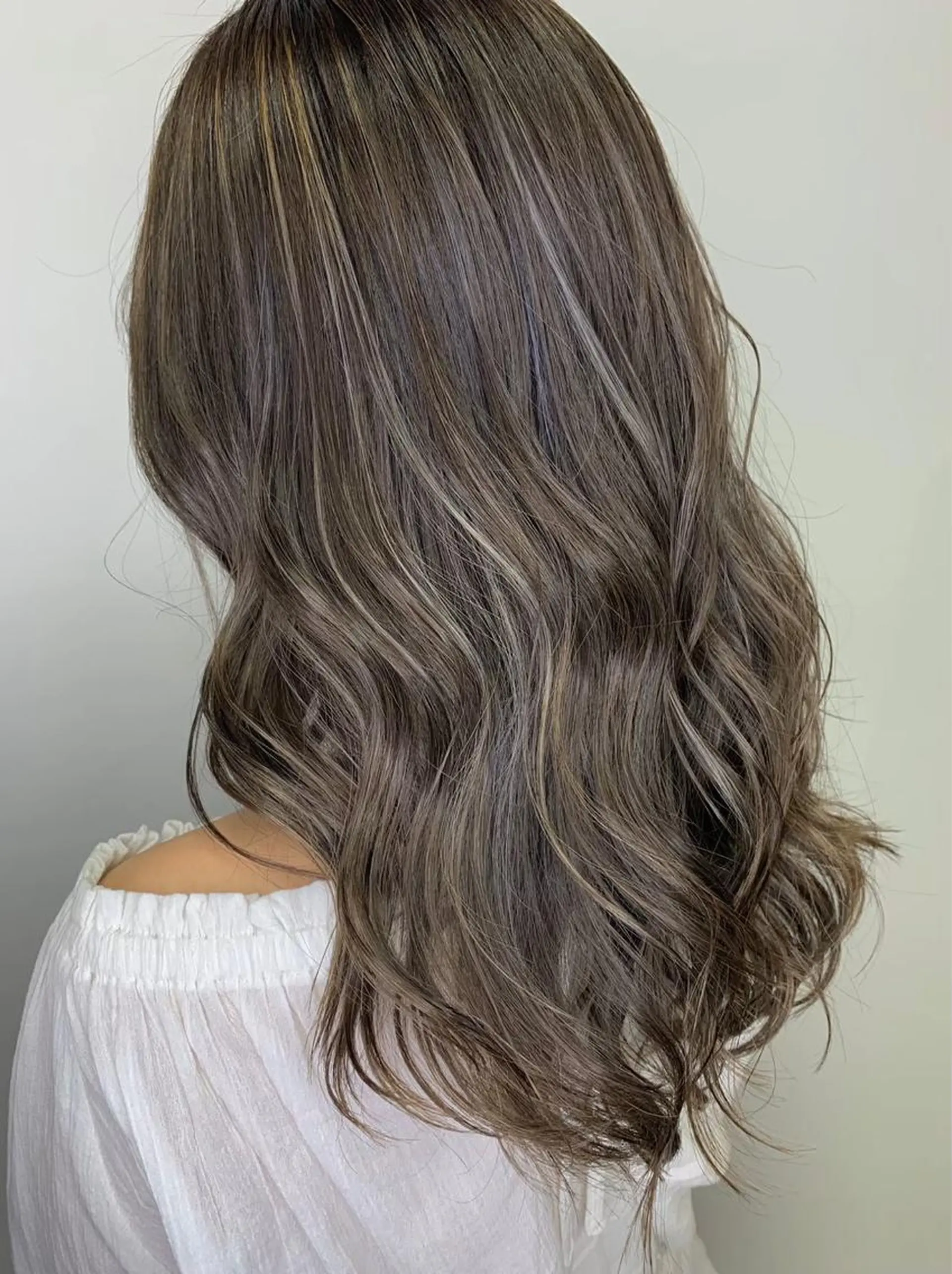 セミロング カラー ヘアアレンジ ヘアカラー HAIRSALONLOOP所属・川上 麻梨阿のヘアスタイル