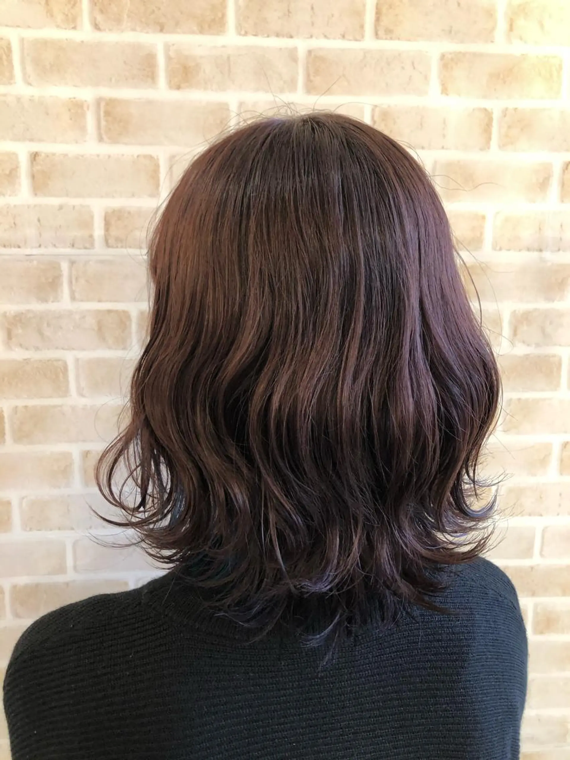 ミディアム カラー ブルーカラー インナーカラー 外ハネヘア ヘアカラー 🟦西荻窪ハイトーン 艶髪Yu-Ji🟦のヘアスタイル