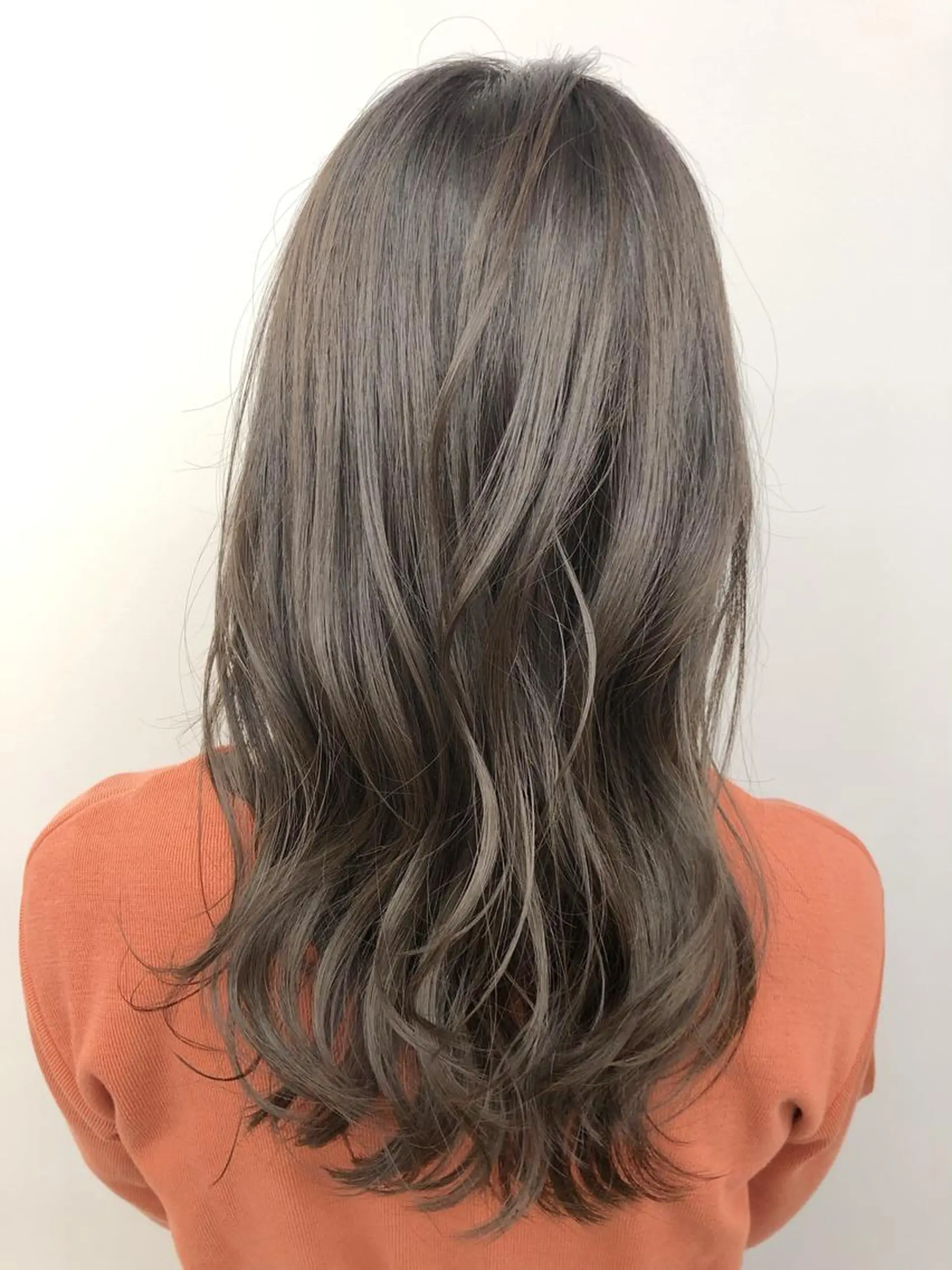 セミロング カラー 透明感カラー 代表　YUKI ☆のヘアスタイル
