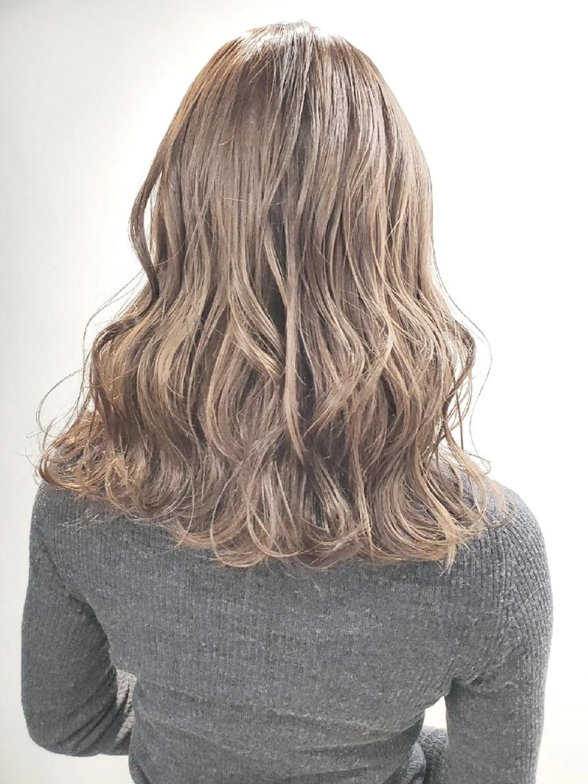 カラー セミロング ヘアアレンジ アディクシーカラー アッシュ アッシュブラウン アッシュグレー アッシュグレージュ ヘアカラー トリートメント フルール所属・🌟透明感カラー 🌟SAITO🌟のヘアスタイル